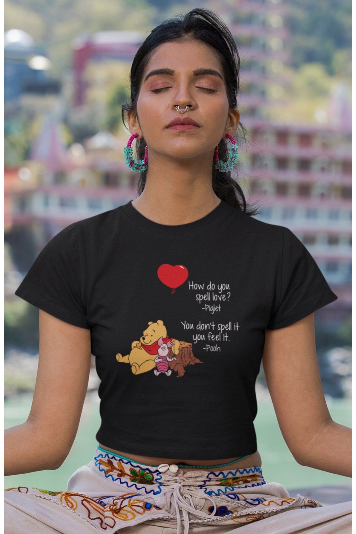 Fuddy Moda Pooh Ve Piglet Love Baskılı Crop Top, Kadın Çizgi Film Temalı Crop Bluz