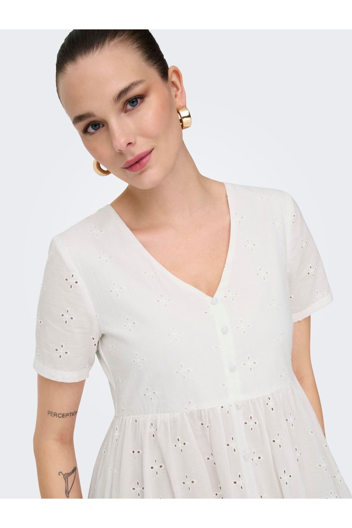 JDY-Kleid Normal geschnitten V-Ausschnitt Voluminöser Armschnitt Midikleid 7