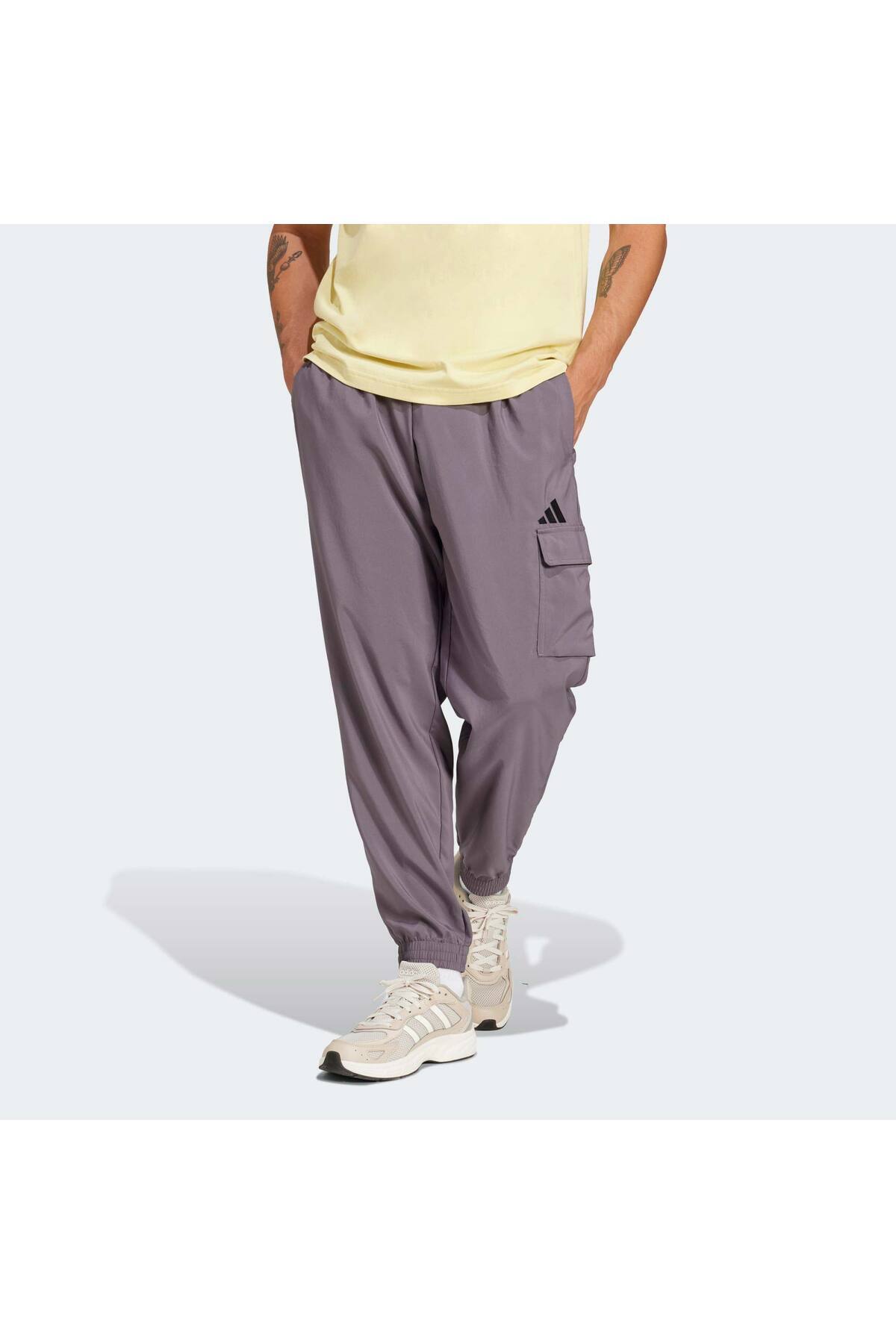 آدیداس شلوار ورزشی طرح لوگوی کوچک Essentials مدل Cargo آدیداس شلوار ورزشی طرح لوگوی کوچک Essentials مدل Cargo