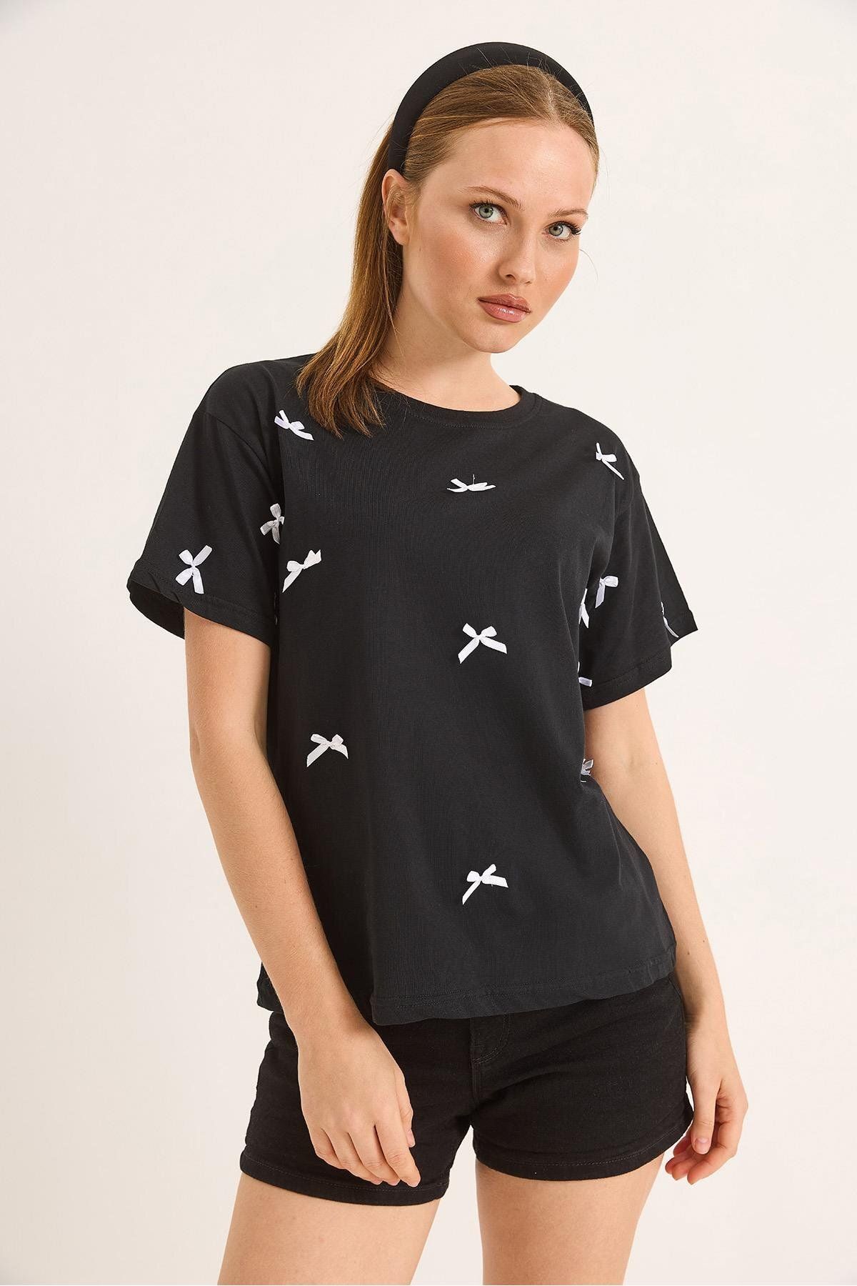 Raneel Kazançlı Alışveriş Fiyonk Detaylı Fit Pamuk Tshirt Siyah
