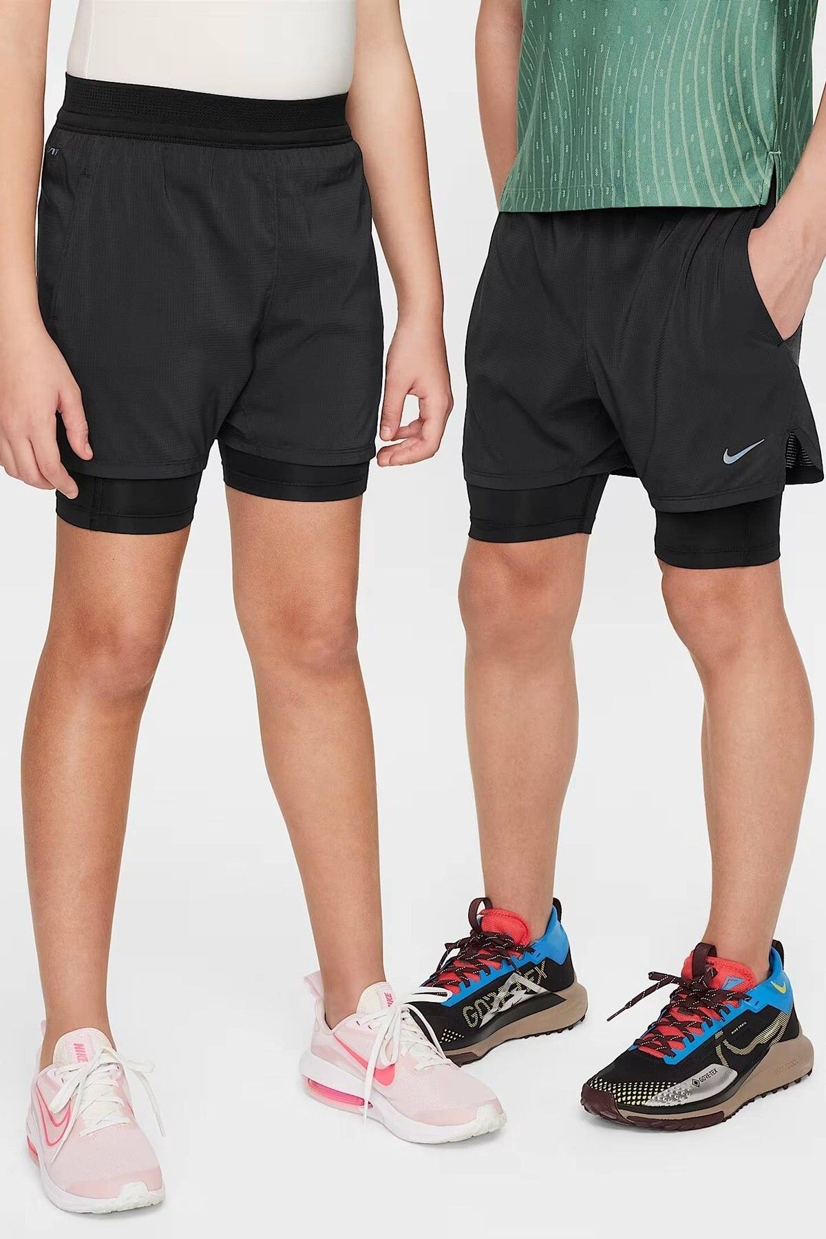 Nike Multi Tech Dri Fit ADV Genç Çocuk 2in Taytlı Antrenman Şortu Siyah