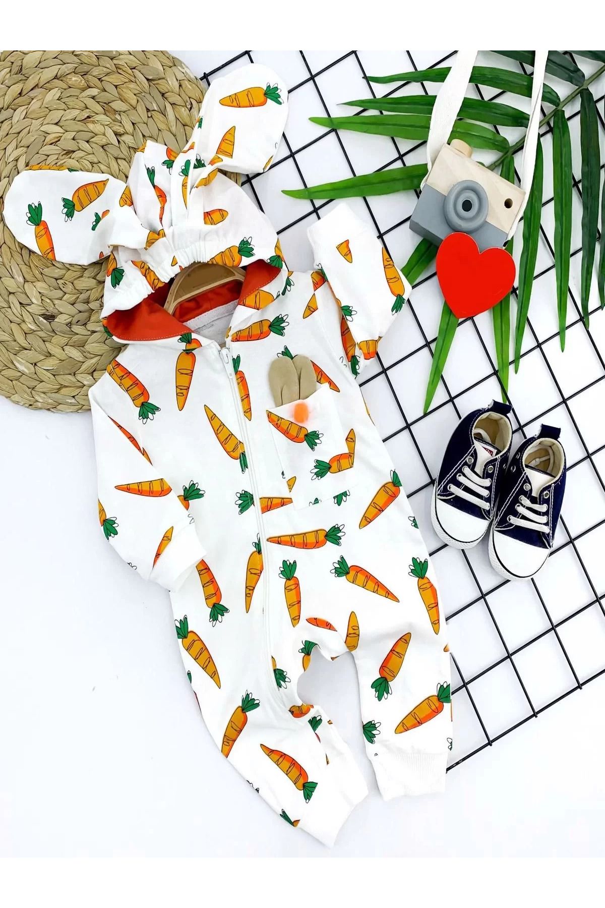 Shop58 Kulaklı Kapşonlu Havuç Baskılı Uzun Kollu Kız Erkek Bebek Tulumu Ekru