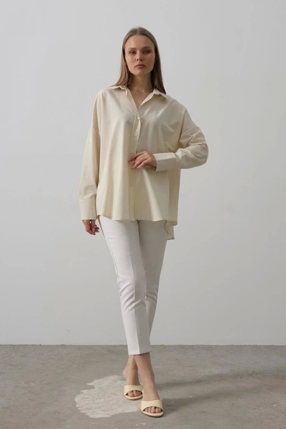 Butik Geniş Manşet Detaylı Gömlek - Ekru