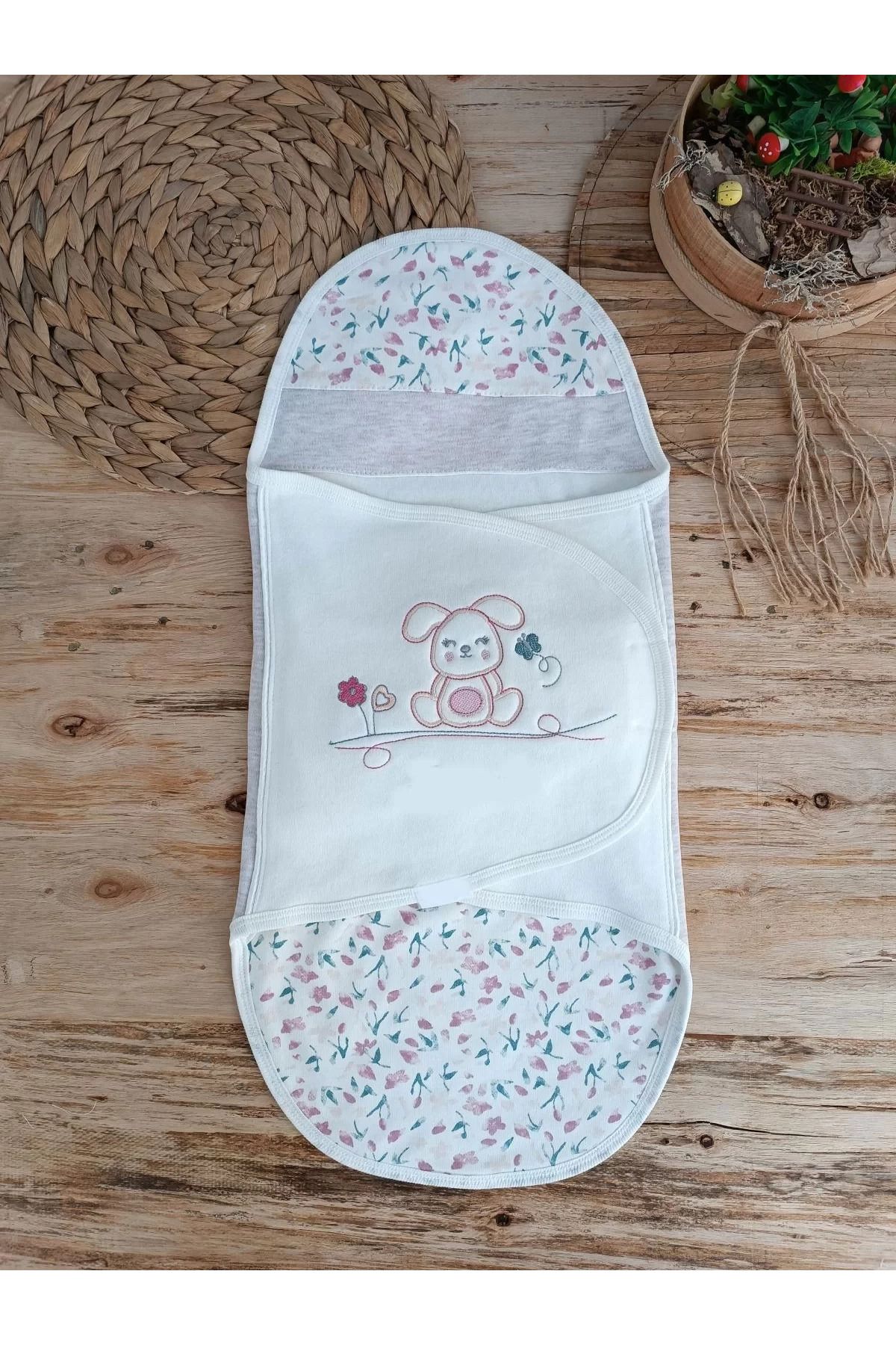 Shop58 Yenidoğan Tavşan Show Nakışlı Çıt Çıt Kapamalı Bebek Kundak Ekru