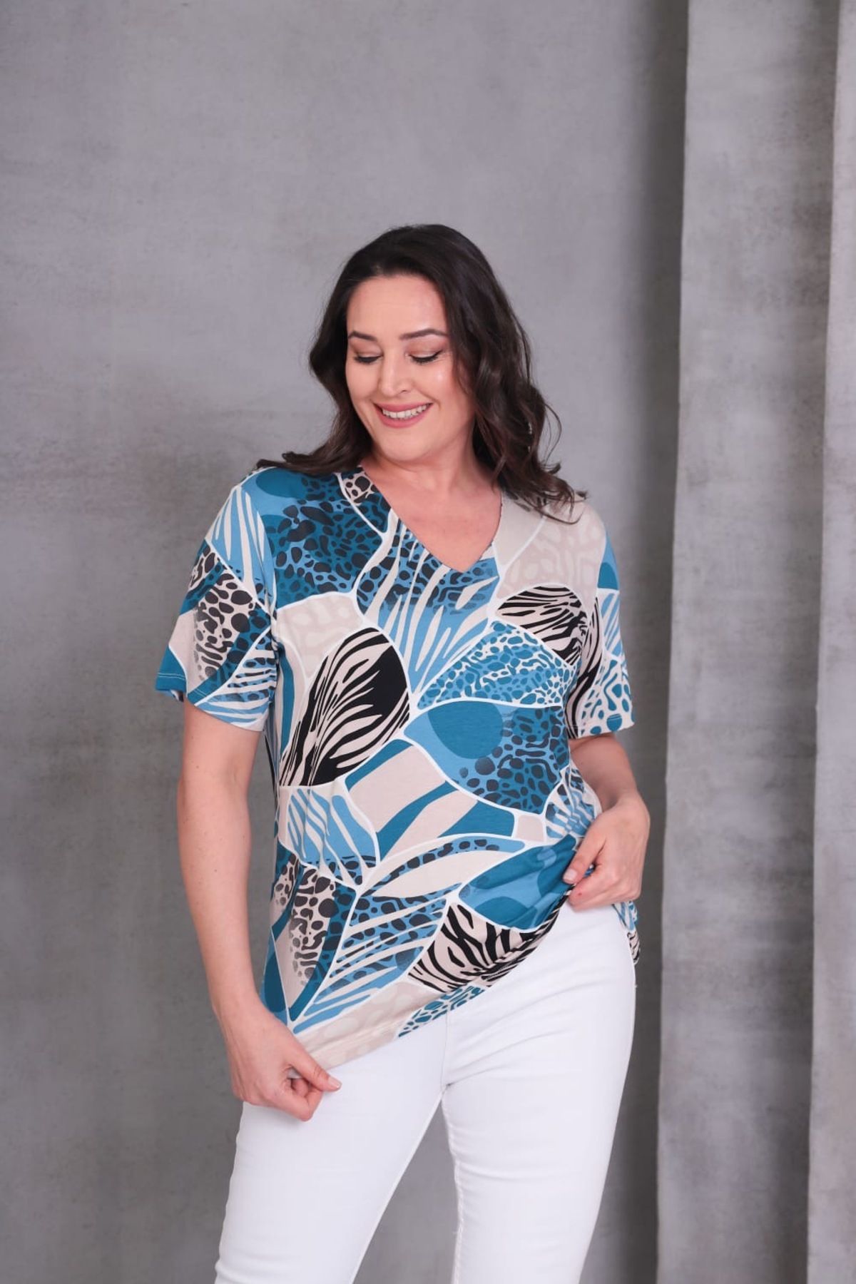 MODA Tulum V Yaka Desenli Kısa Kol Bluz