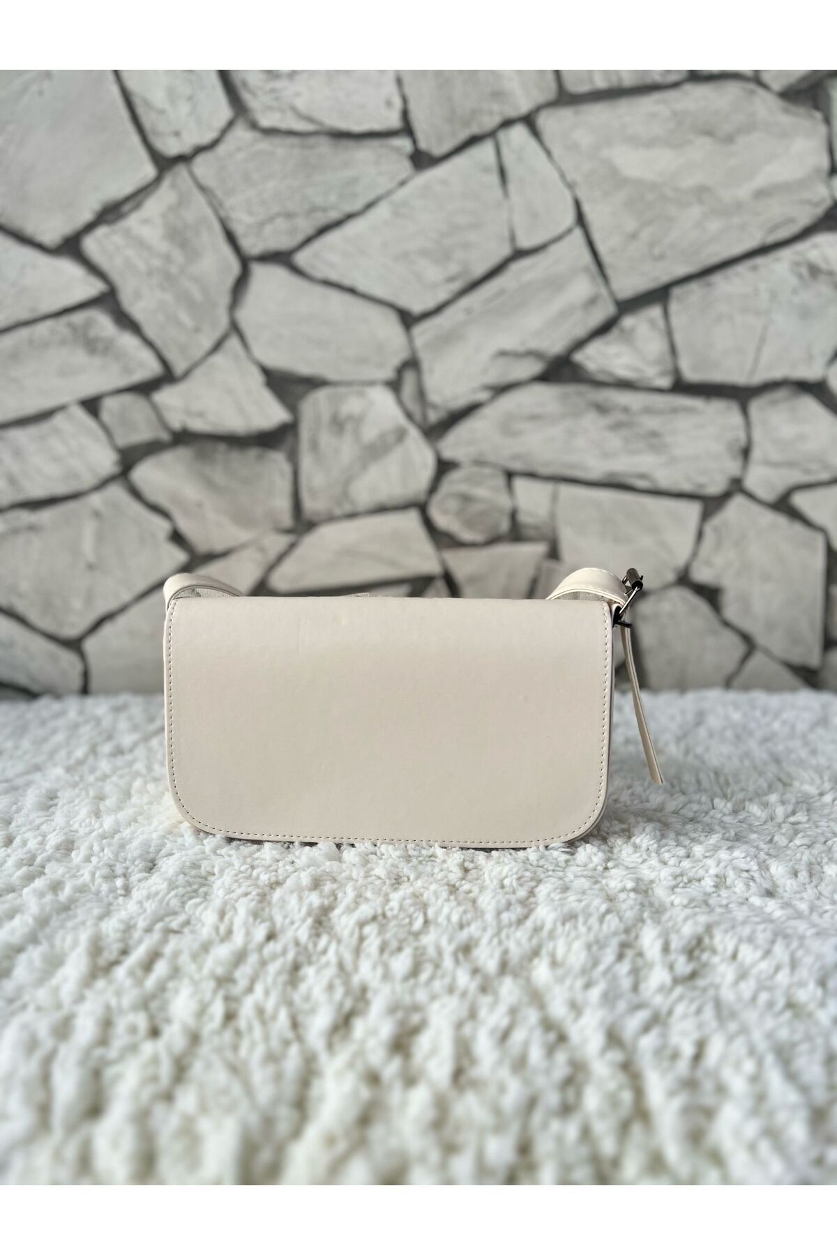 shop MİRELLA ÇANTA KADIN KREM BAGET AYARLANABİLİR ASKILI OMUZ ÇANTASI