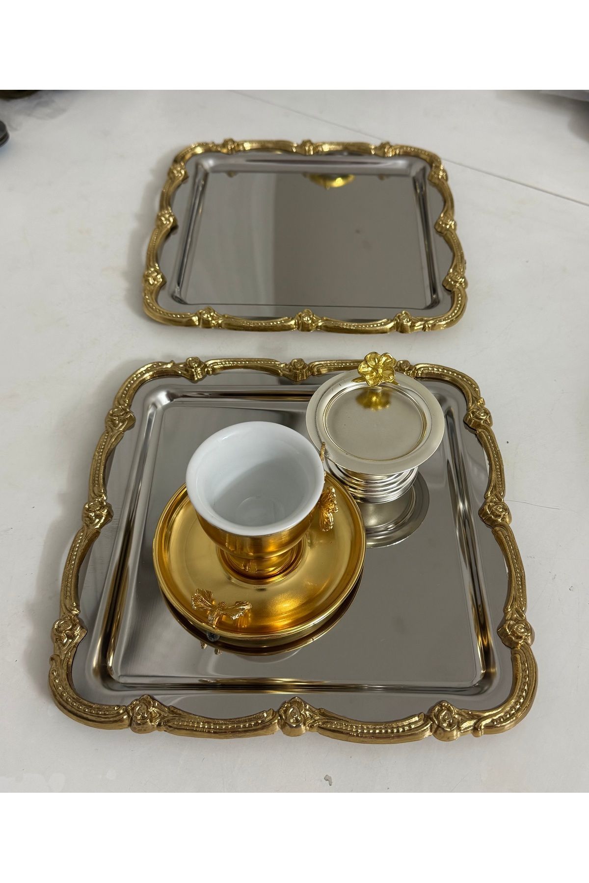 Elzemm store PASLANMAZ ÇELİK 2 ADET KENAR ÇERÇEVELİ KARE SERVİS VE SUNUM TEPSİSİ