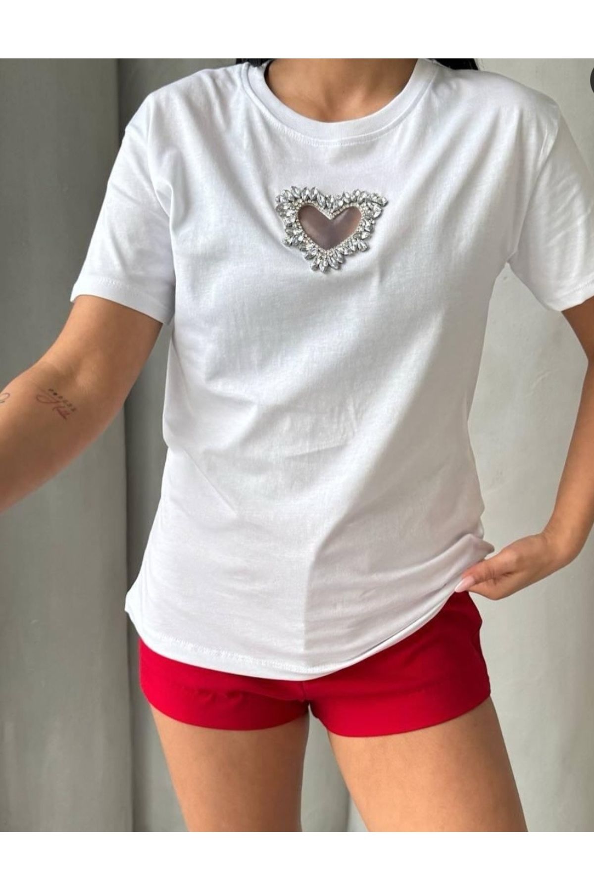 LuzBella Kalp pencereli t-shirt