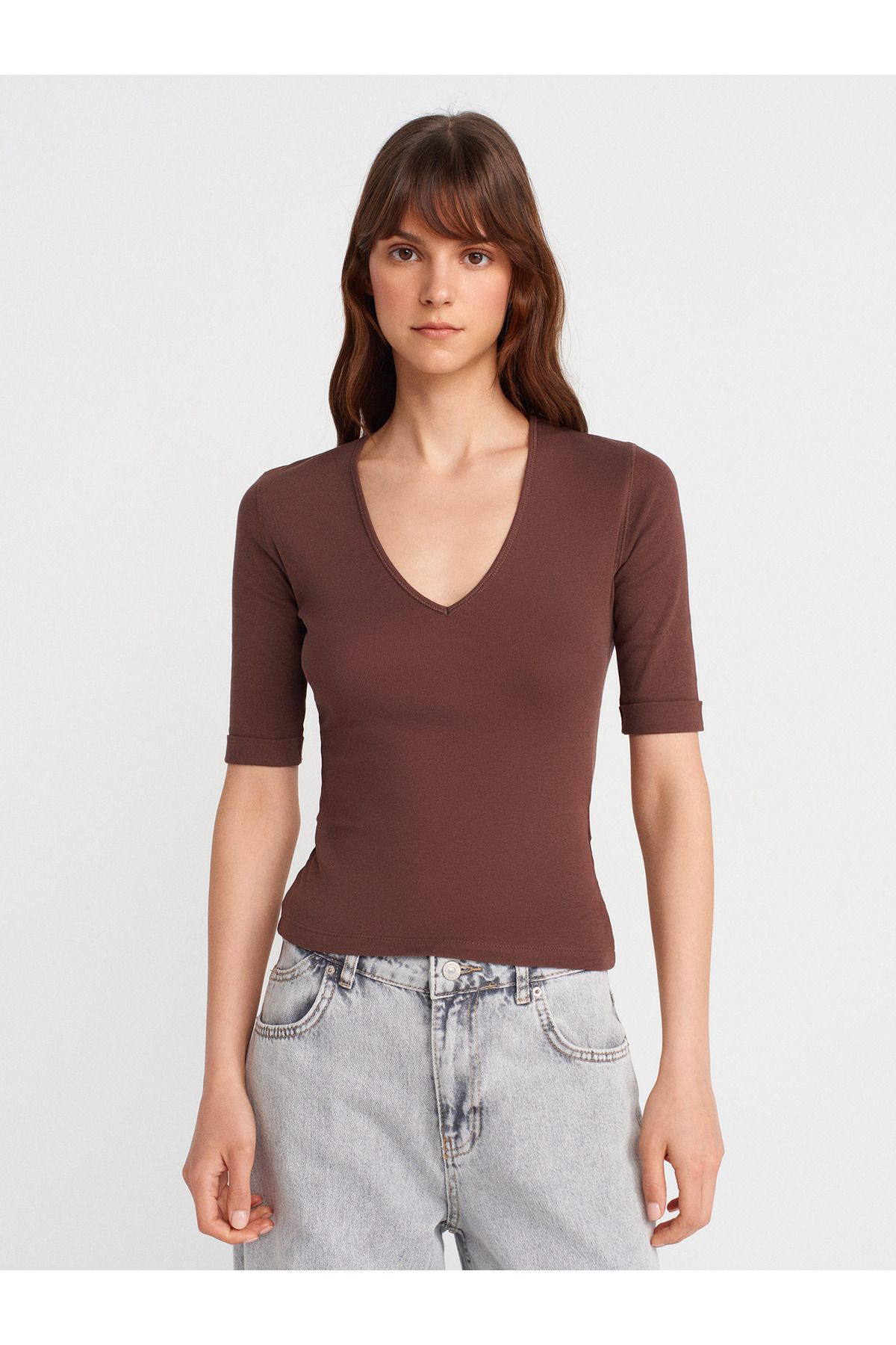 Dilvin 31843 V Yaka T-Shirt-Açık Kahve