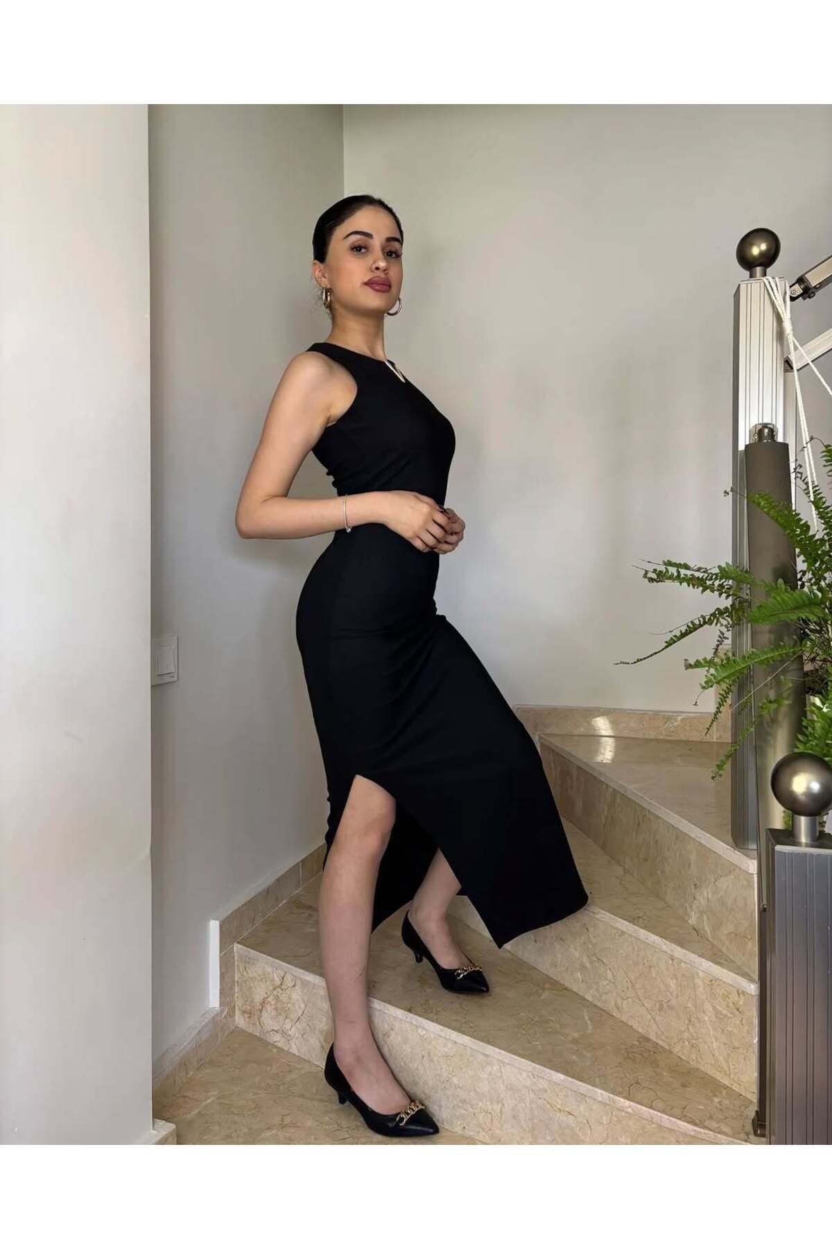 FAMMEL V Demirli Yırtmaçlı Elbise