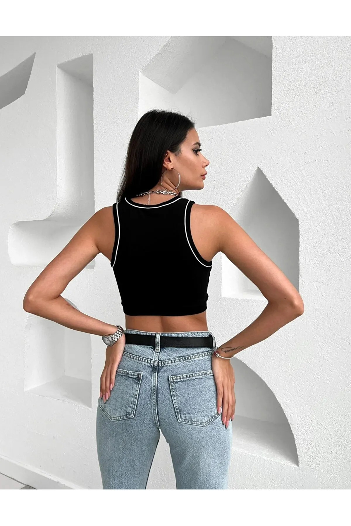 My Blog-Black Piping Detailed Square Embroidered Crop Tank Top - 231042 5