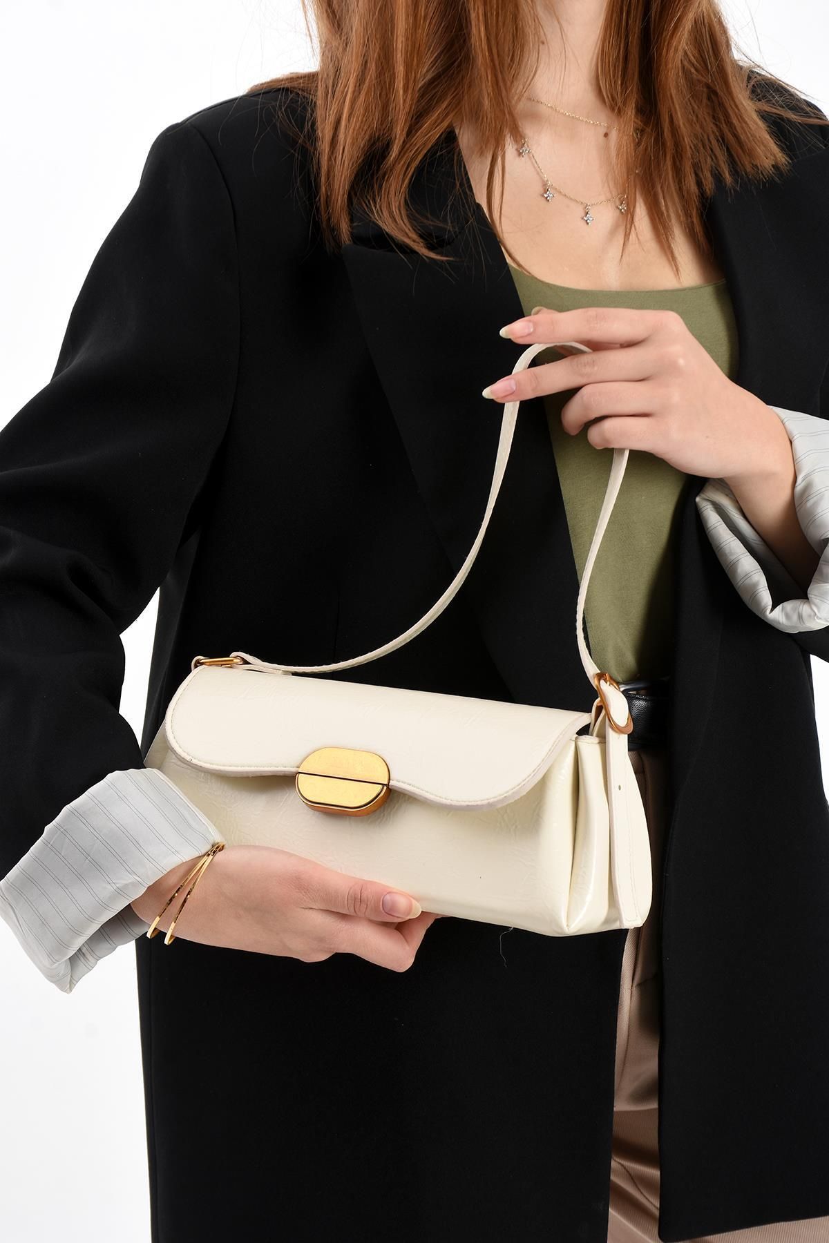 Bipanya Noir Gold Tokalı Kadın Omuz Çantası BP-4857O