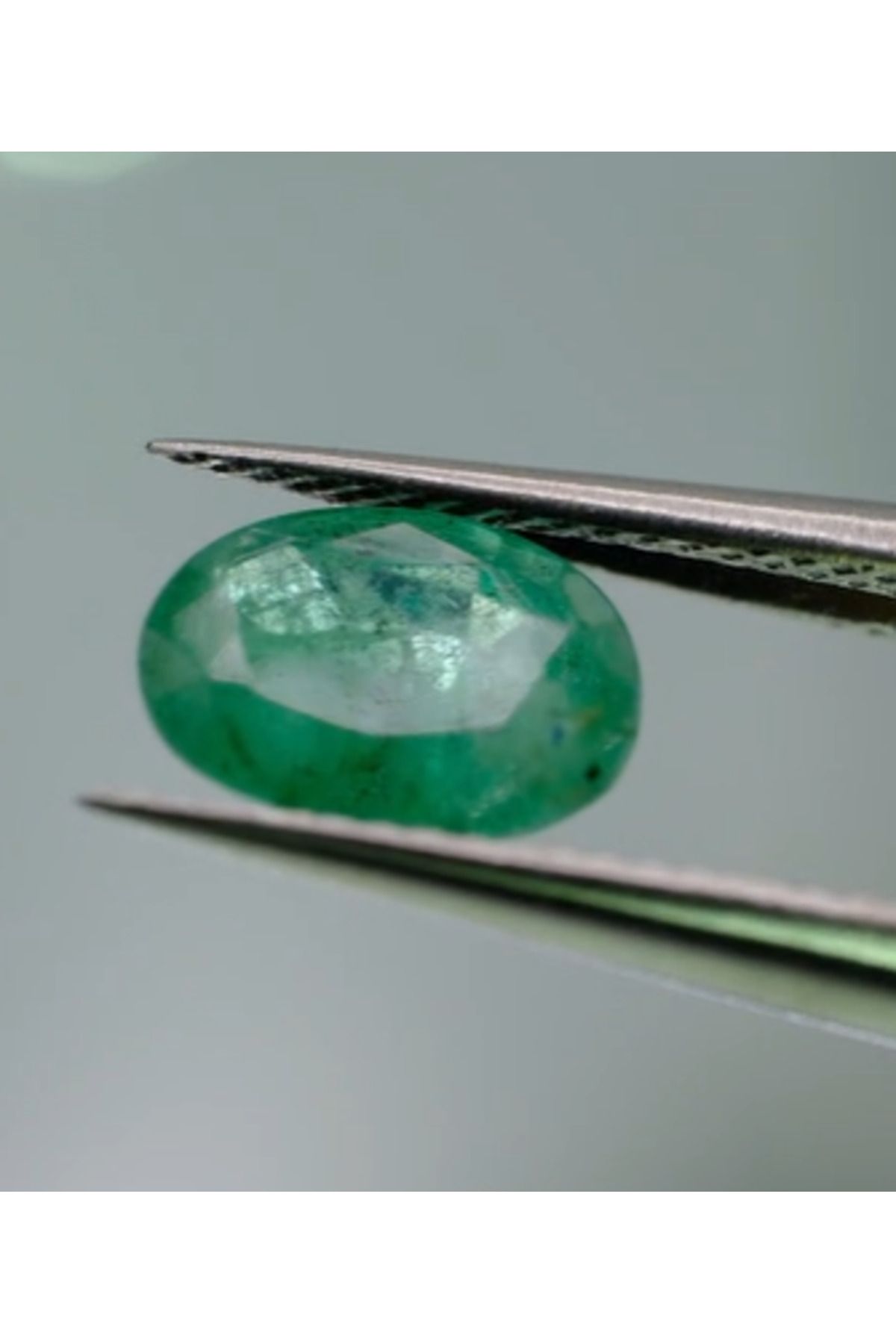 Aries 1.35ct 8x5.6mm Oval Natural Emerald Zambia