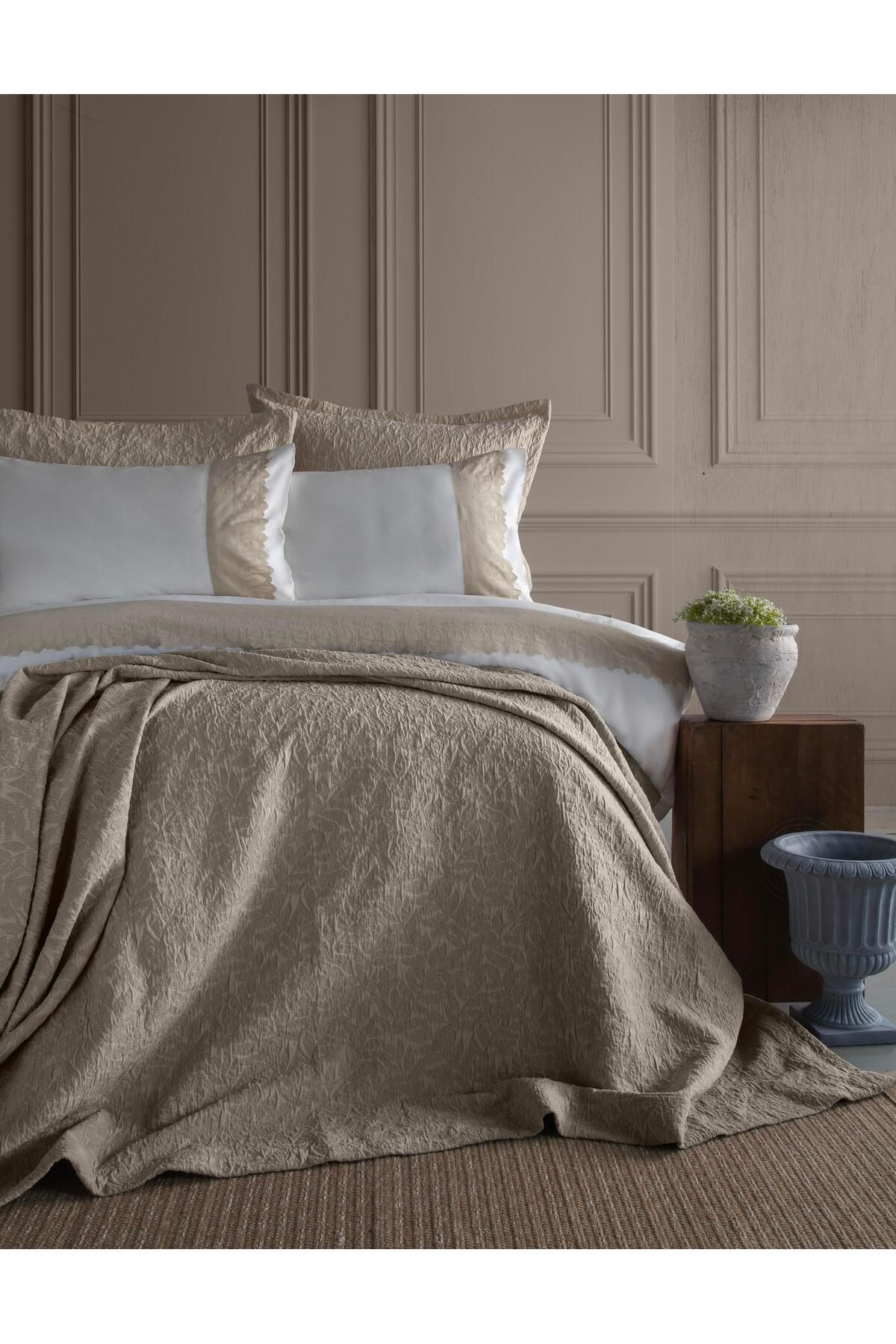 APRICITAS ÇİFT KİŞİLİK YATAK ÖRTÜSÜ NEVRESİM SET TOLEDO BEIGE - YATAK ORTUSU