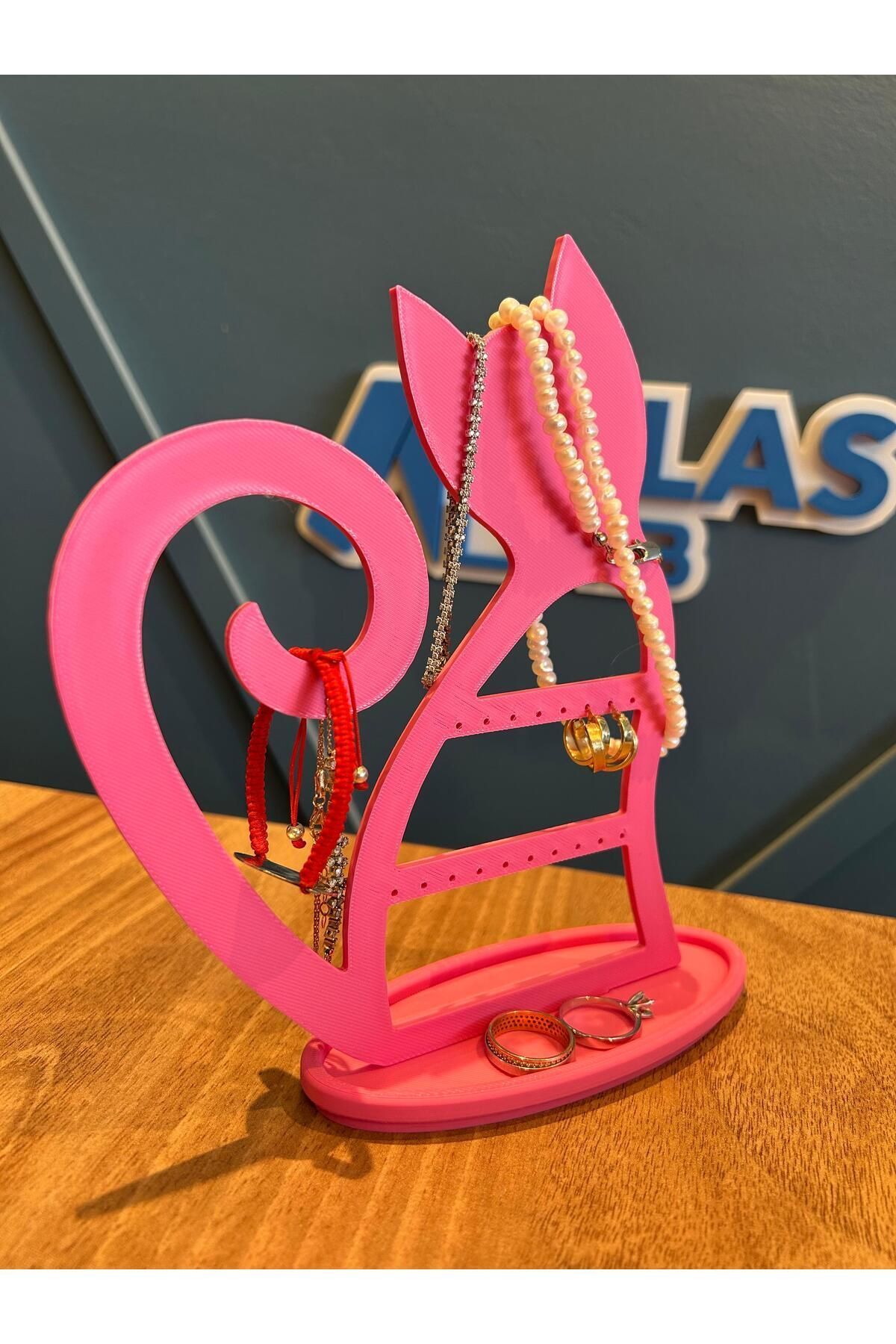 Atlas Lab Kedili Takı Küpe Standı ???? – 3D Baskı PLA | Dekoratif ve Şık Organizer