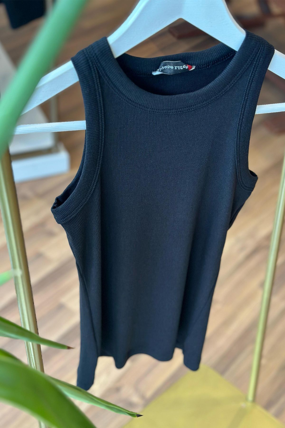 Unique Boutique Siyah Halter Model Likralı Body