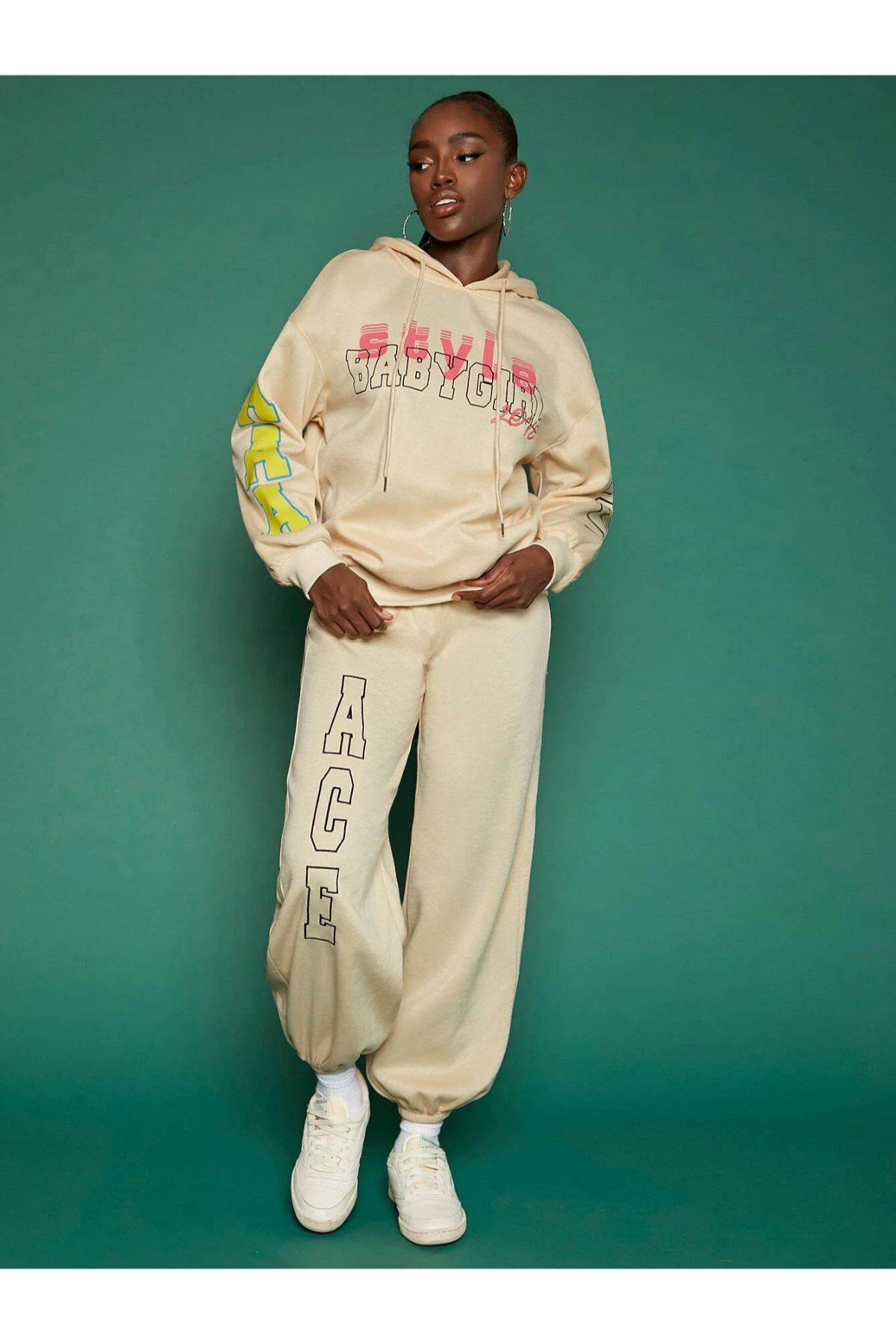 GIANTSTORE Kadın Bej Baby Girl Baskılı Oversize Kapüşonlu Alt Üst Takım