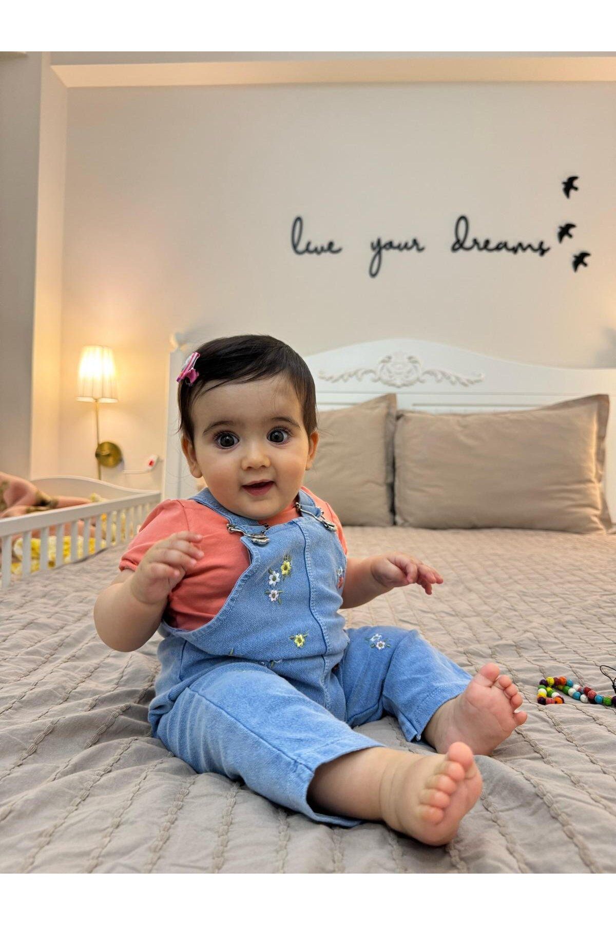 Minizade Çiçek Nakışlı Yumuşacık Likralı Organik Kot Salopetli Kısa Kol Badili 2'li Takım Tulum
