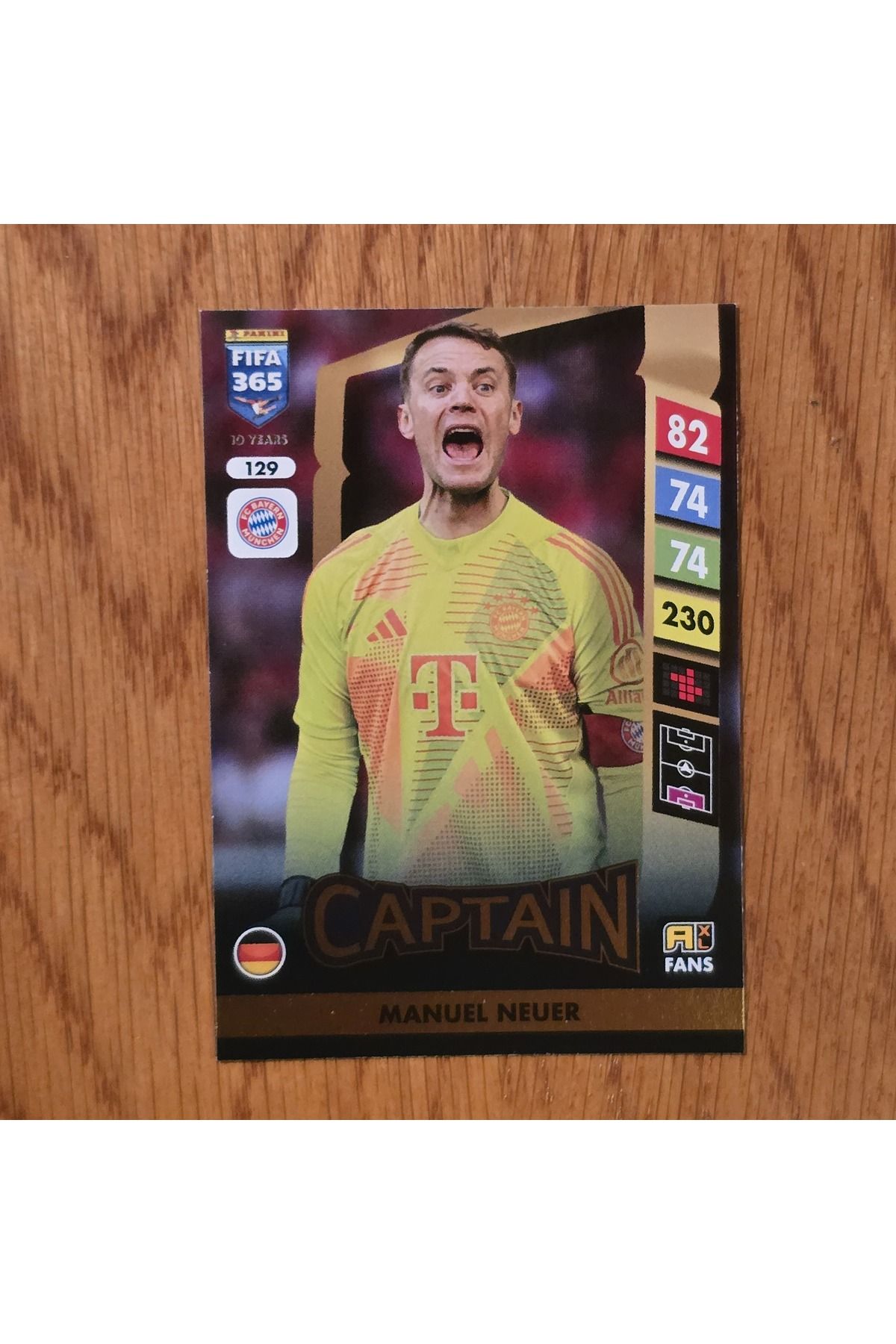 Panini FIFA 365 - Manuel Neuer Captan Oyun Kartı 129