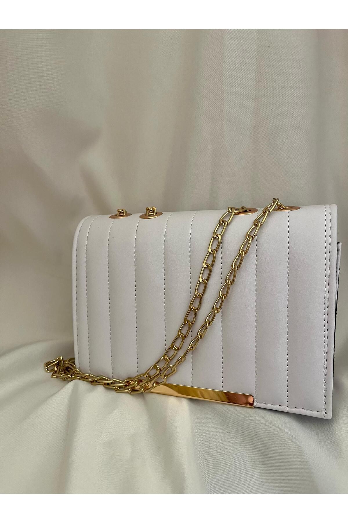 Tugchic Bags Kadın Beyaz Renk Zincirli Ve Gold Detaylı Şık Çanta