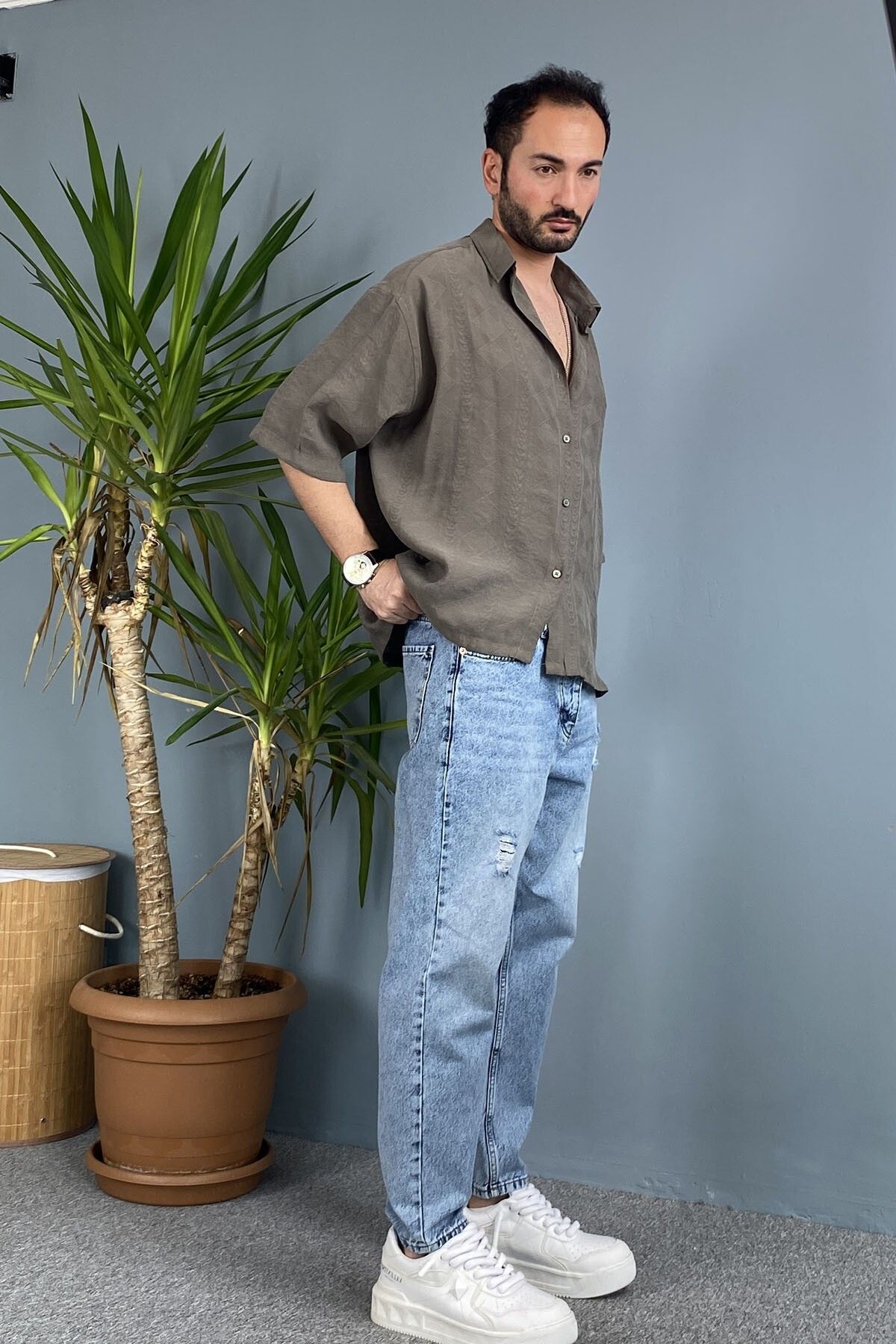 Alışveriş Sokağı Nakışlı Oversize Asimetrik Kısa Kol Gömlek