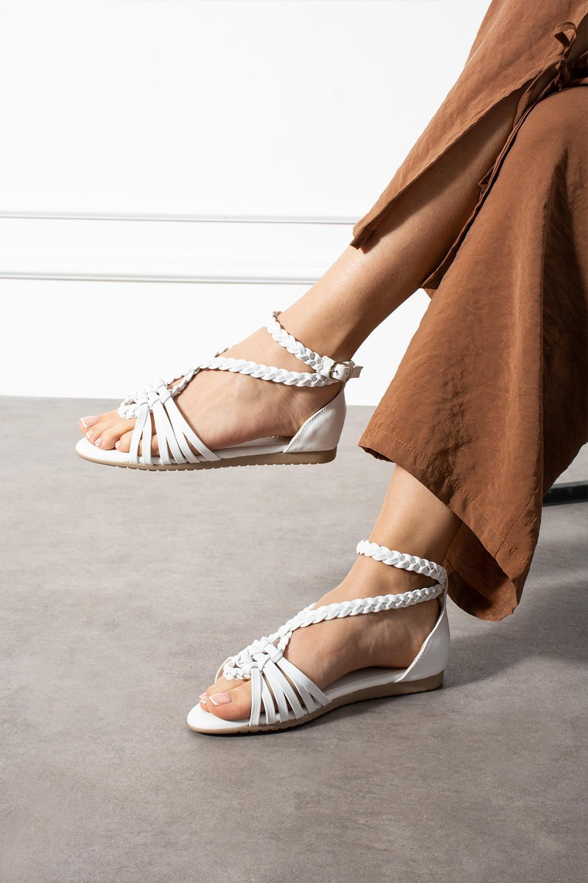 ShoeTek Grey Kadın Sandalet Örgü Bantlı Bilekten Bağlı Beyaz Deri