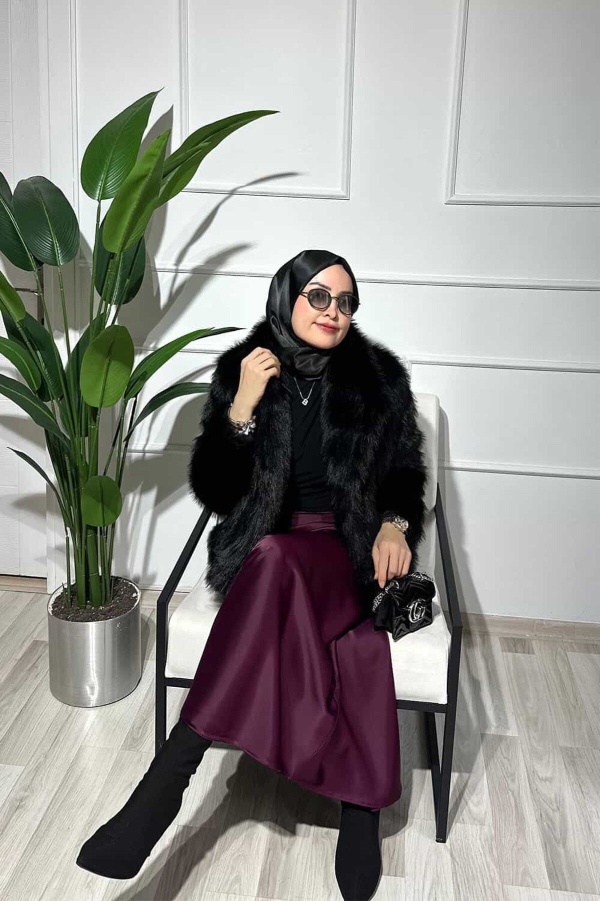 ByBensu Yakalı Kürk-Siyah