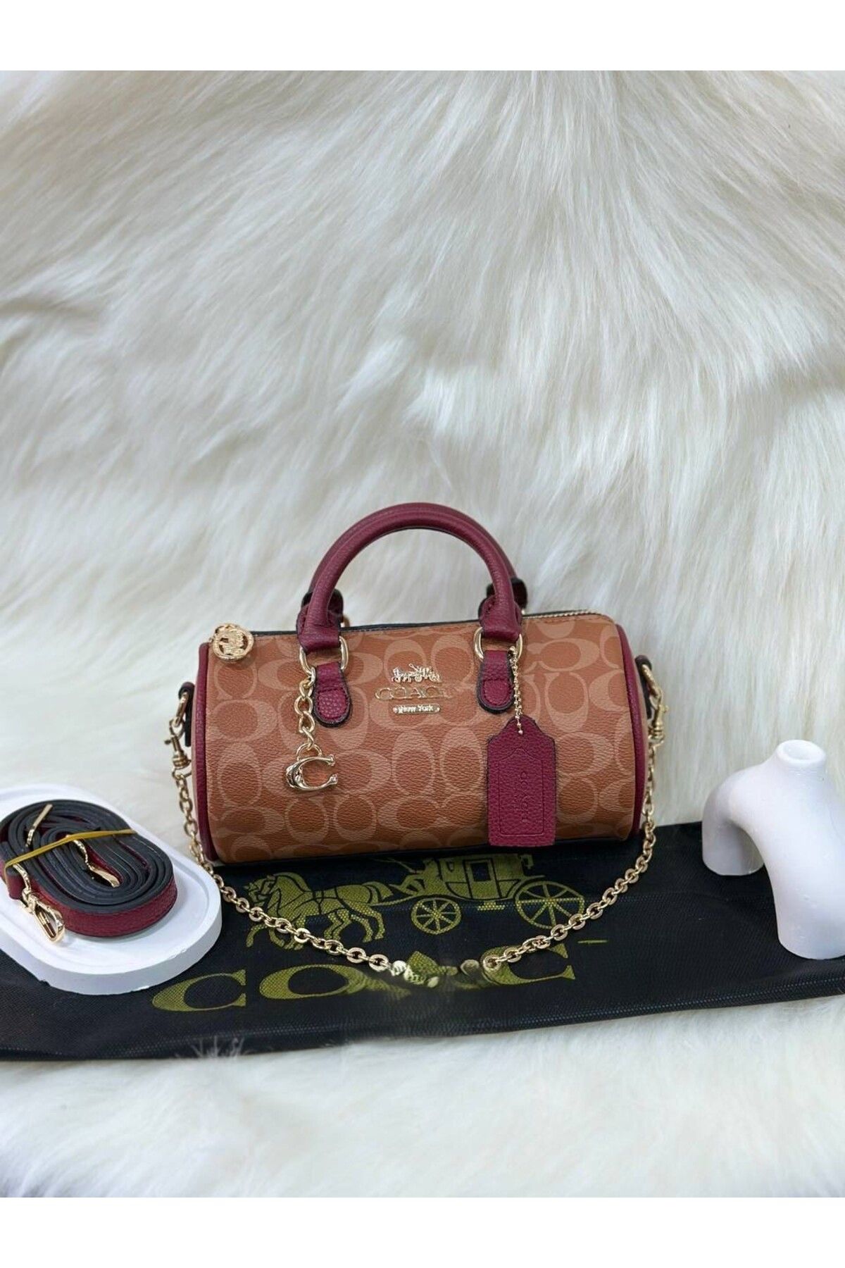 LEAUDER WOMEN ANNELER GÜNÜNE ÖZEL HEDİYE PAKETLİ ASKILI METAL AKSESUARLI TOZ TORBALI COAC-HH EL VE OMUZ ÇANTASI