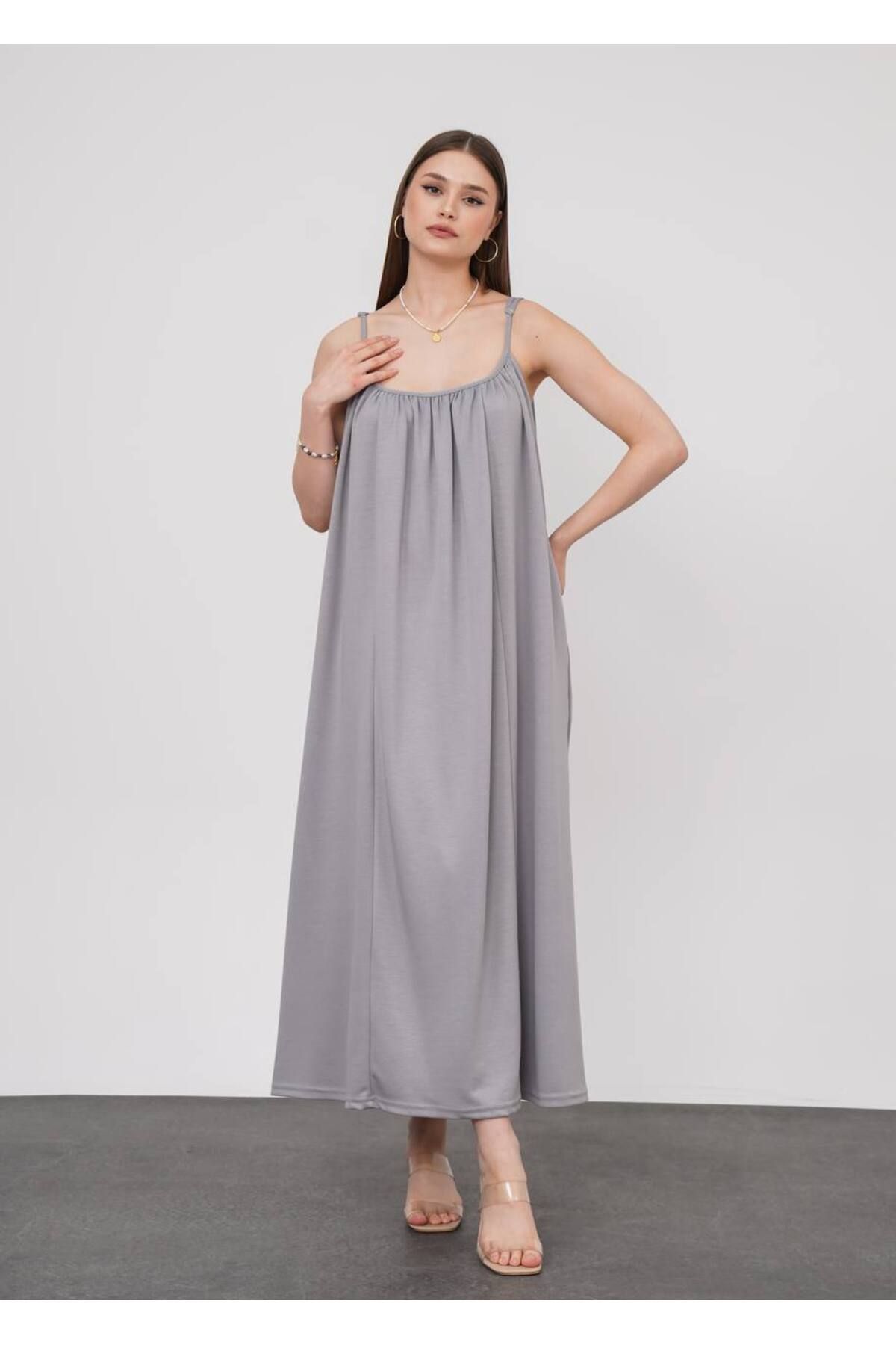 stilsepeti Kadın Gri Askılı Cepli Oversize Yazlık Maxi Elbise TL-1000741023
