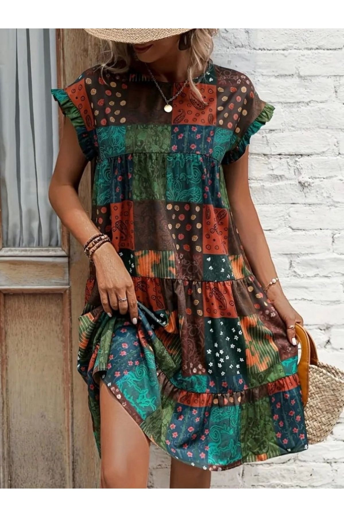Butik Kadın Kısa Kollu Kolları Fırfırlı Bisiklet Yakalı Kare Desenli Elbise