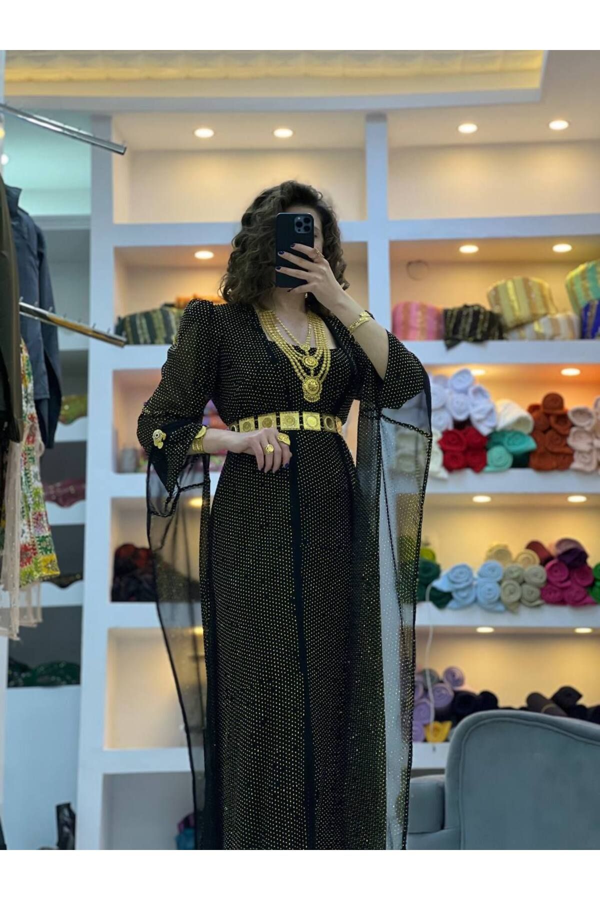 SOLİN YÖRESEL Kadın Yöresel Elbise Düğünlük Kaftan İki Parça Taş İşlemeli (Görseldeki Aksesuarlar Dahil Değildir)
