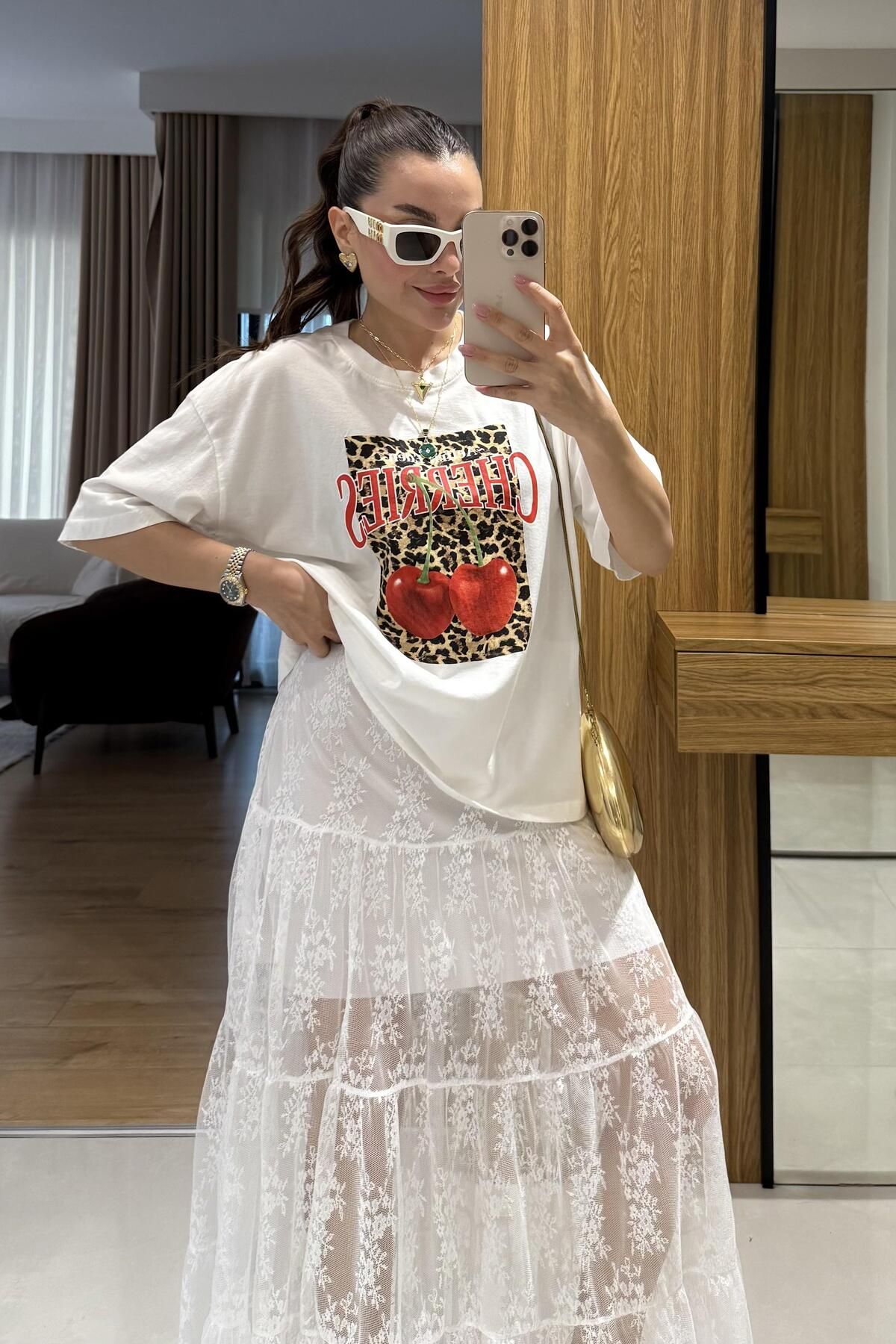 Gizem Ecemiş Cherries Beyaz Leopar Bakılı Tshirt