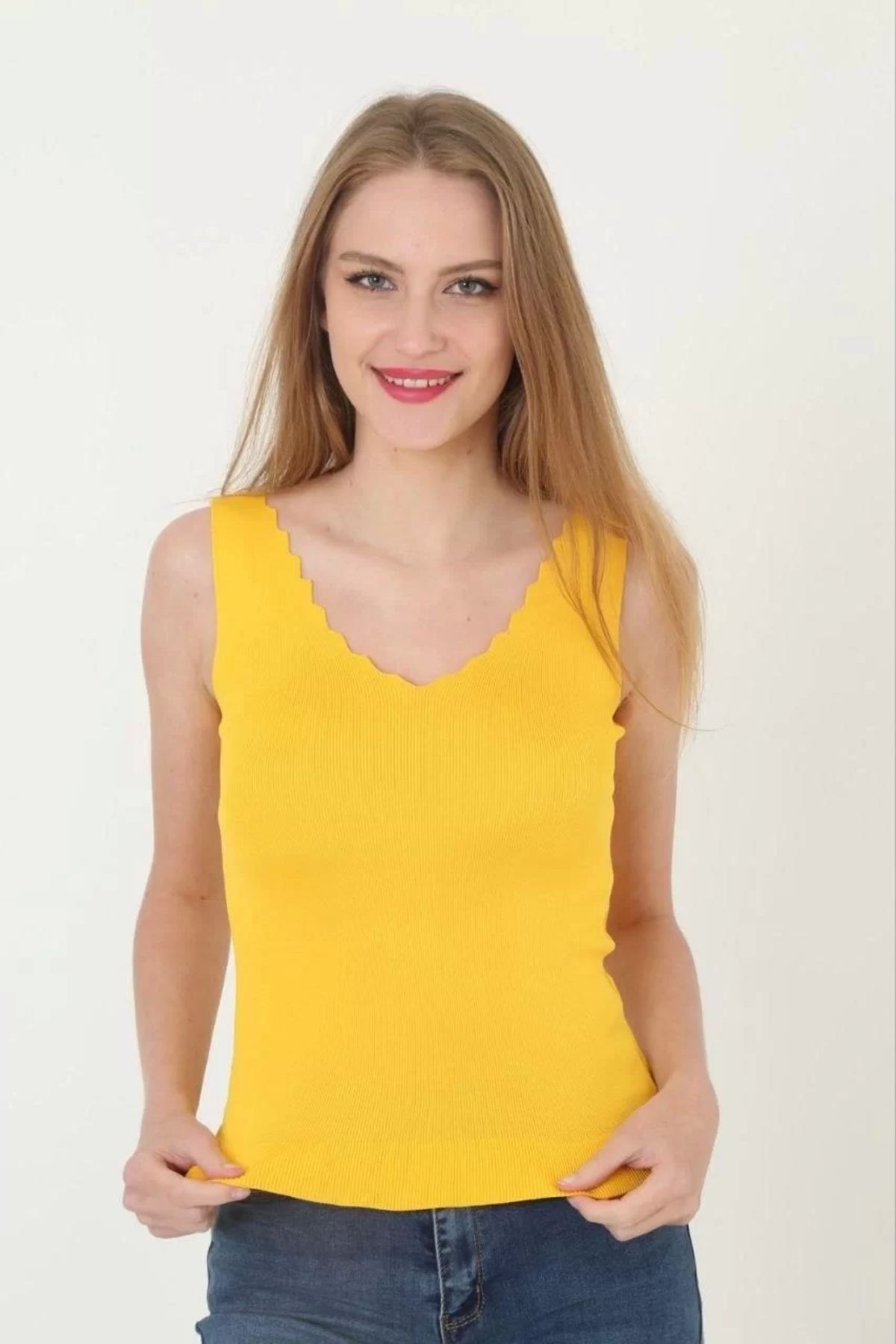 CVS Kadın V Yaka Fırfır Detay Crop - Sarı