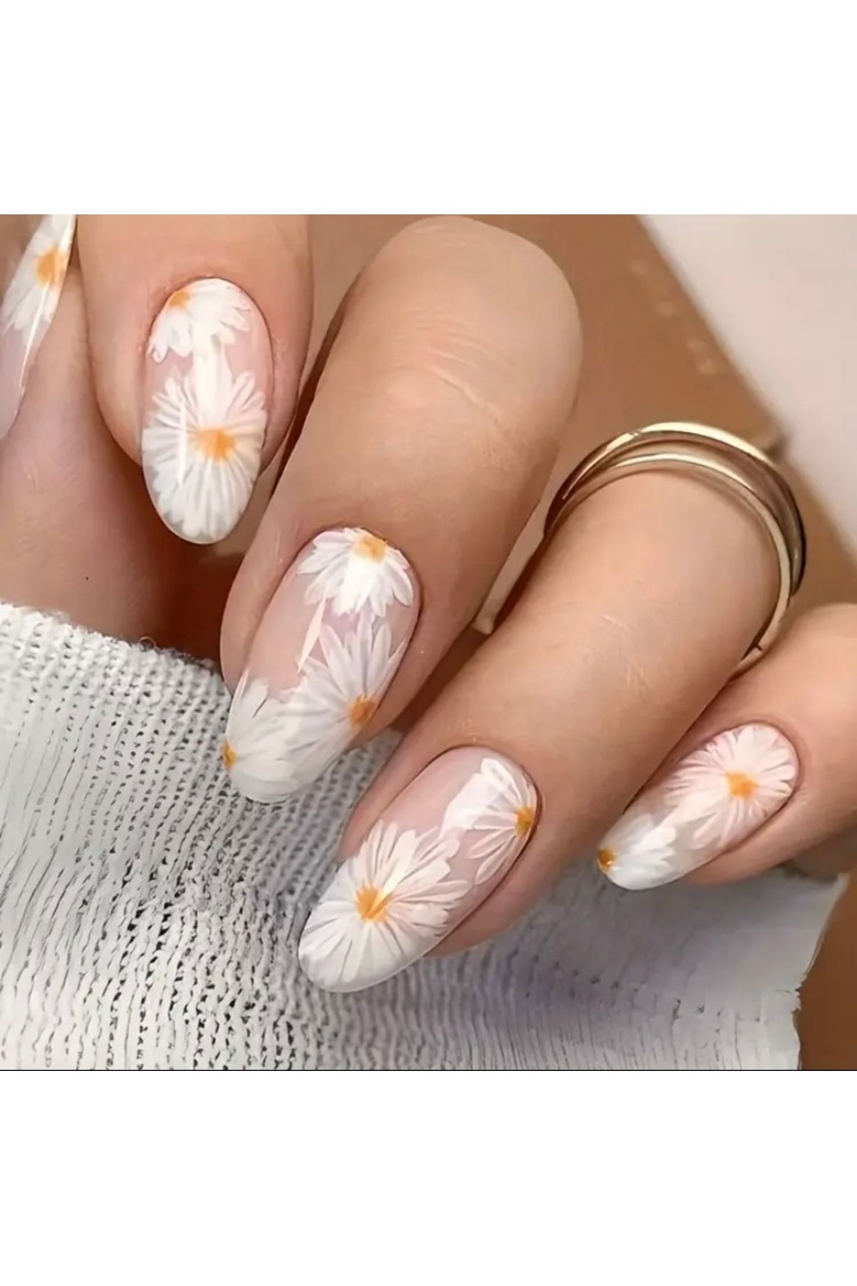 Accessories Vanilla Avenue Papatya Desenli Kendinden Yapışkanlı Takma Tırnak Seti 24 Adet