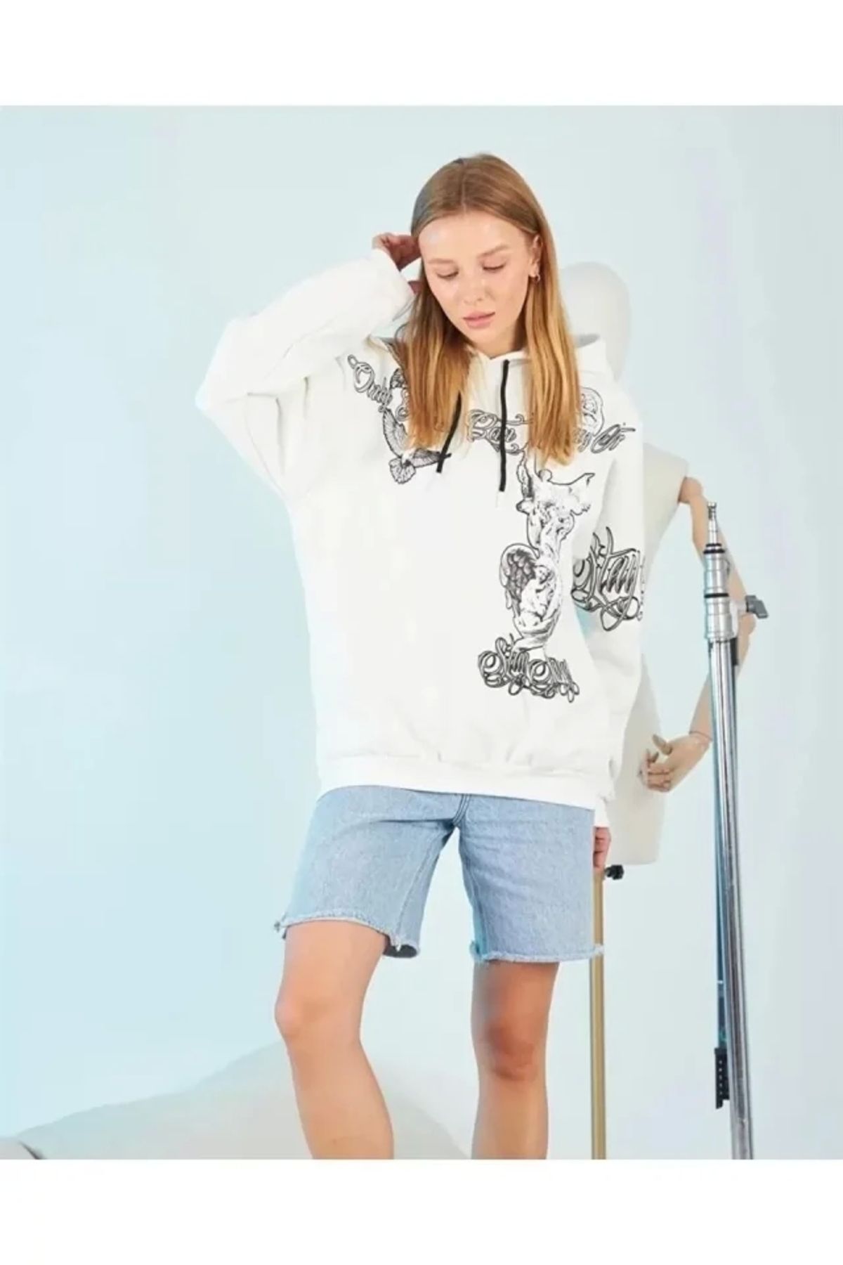 nedo7 Kapüşonlu Strong Heykel Baskılı Sweatshirt - Beyaz