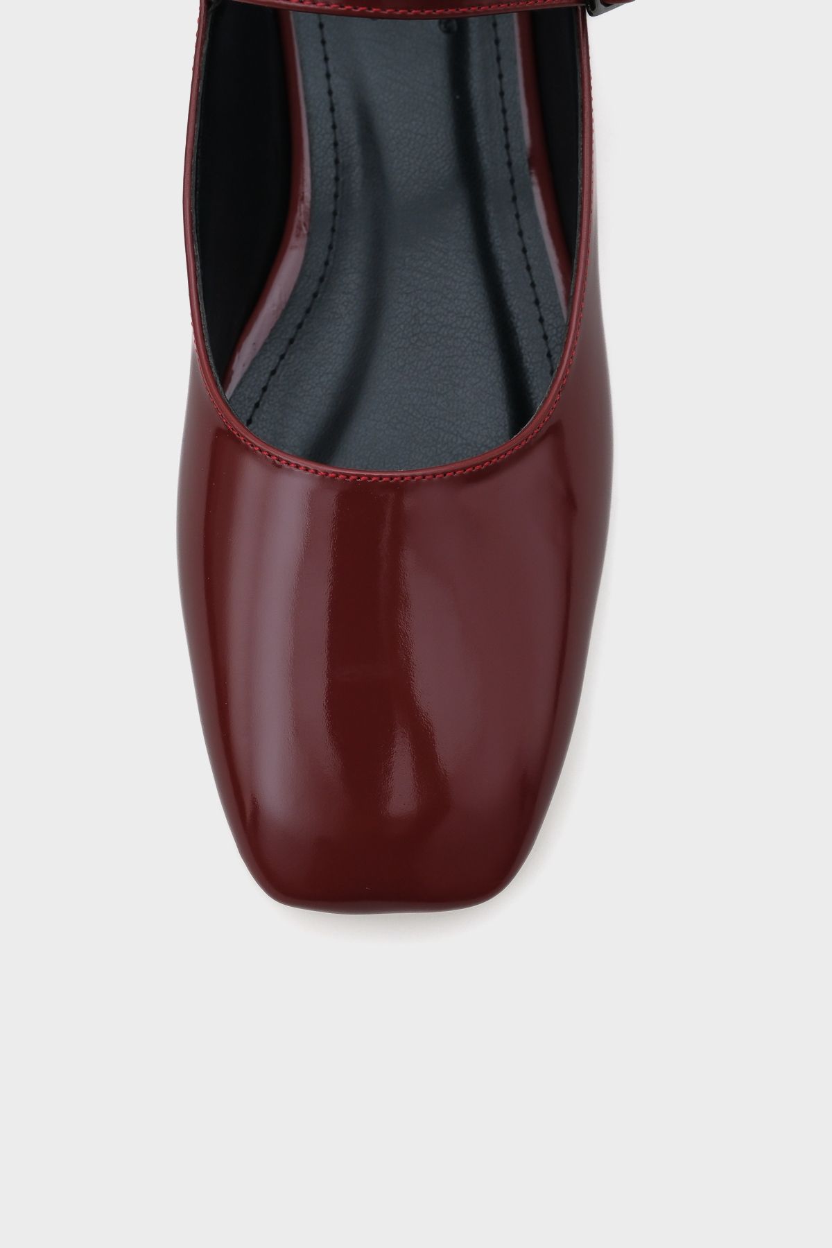 Capone Outfitters-Damskie baleriny Blunt Toe Banded Margin Jane ze skóry lakierowanej w kolorze bordowym 2
