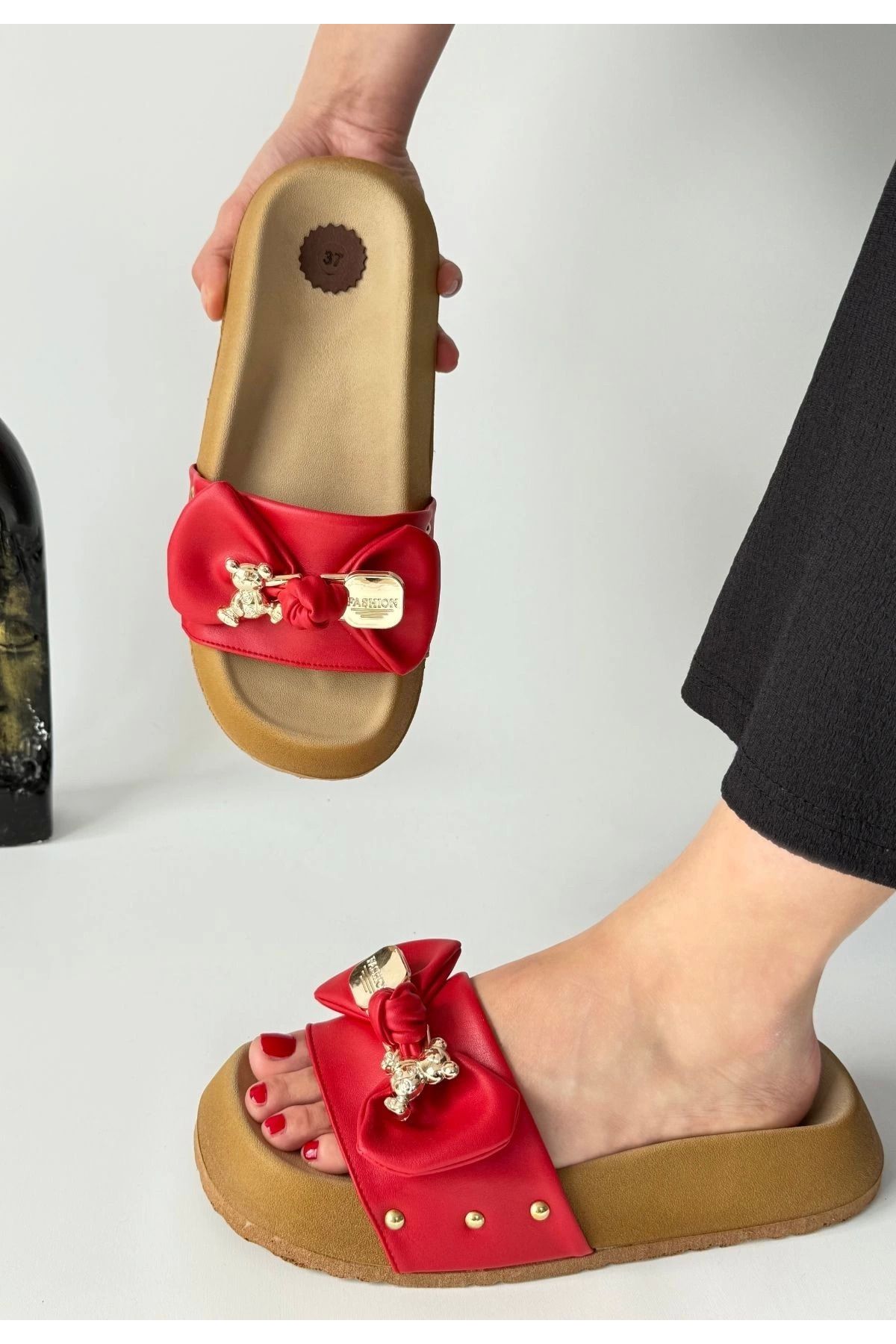 Shop58 Jude Kırmızı Cilt Ayıcıklı Terlik