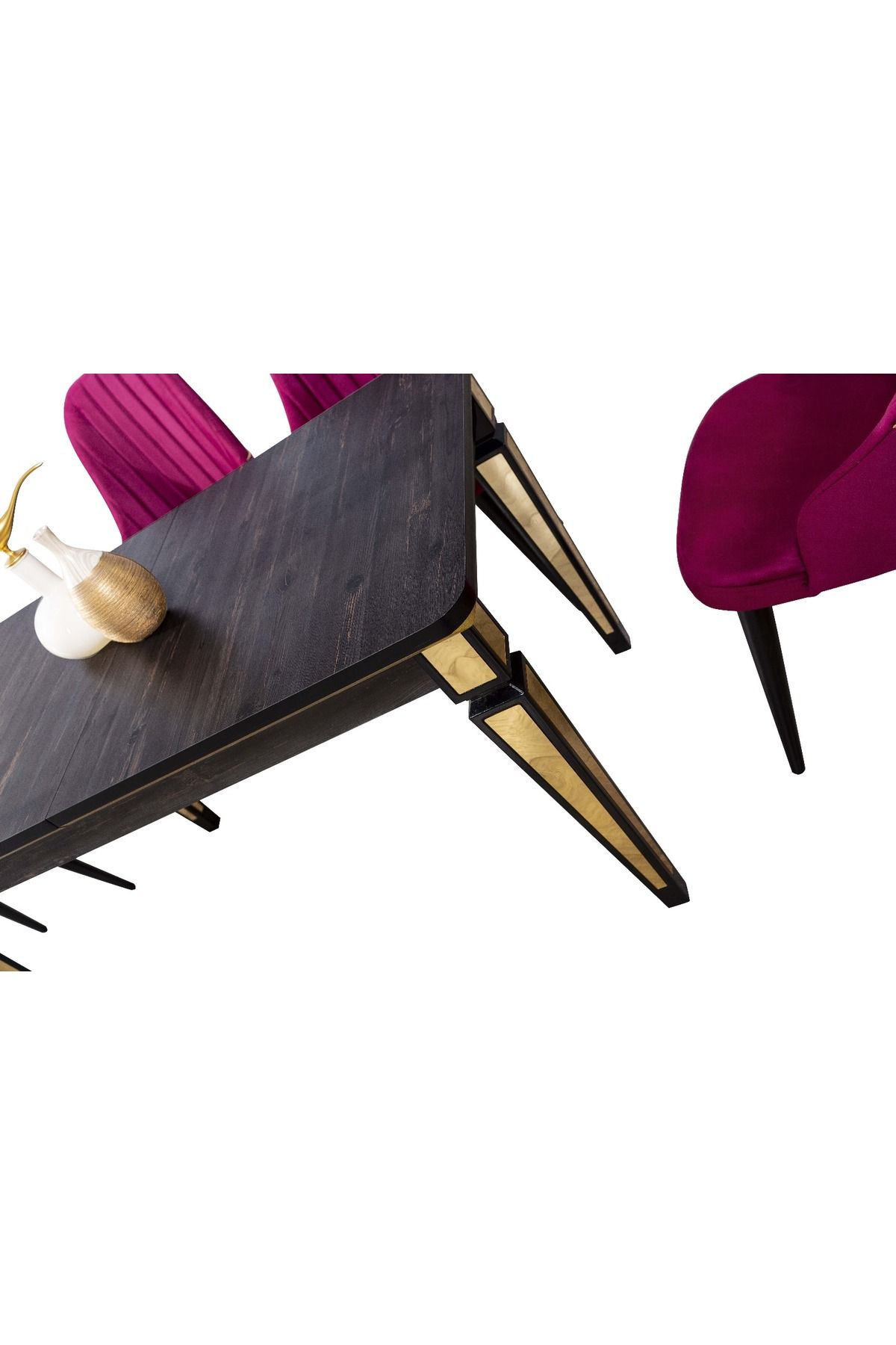 RAUDi ŞATO TABLE