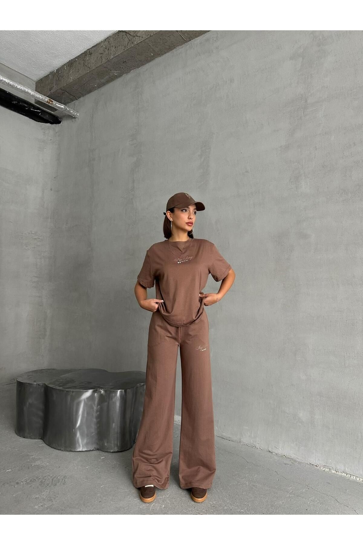 Cappmoda TKM-0044 Kahverengi Stay Strong Yazı Enjeksiyon Baskı Bisiklet Yaka Tişört Bel Lastikli Palazzo Pant