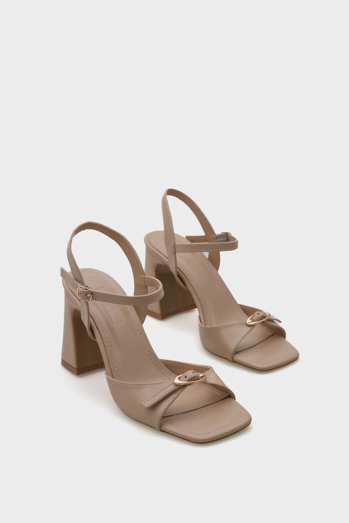 Capone Outfitters Tonya Orta Topuklu Tokalı Kadın Sandalet