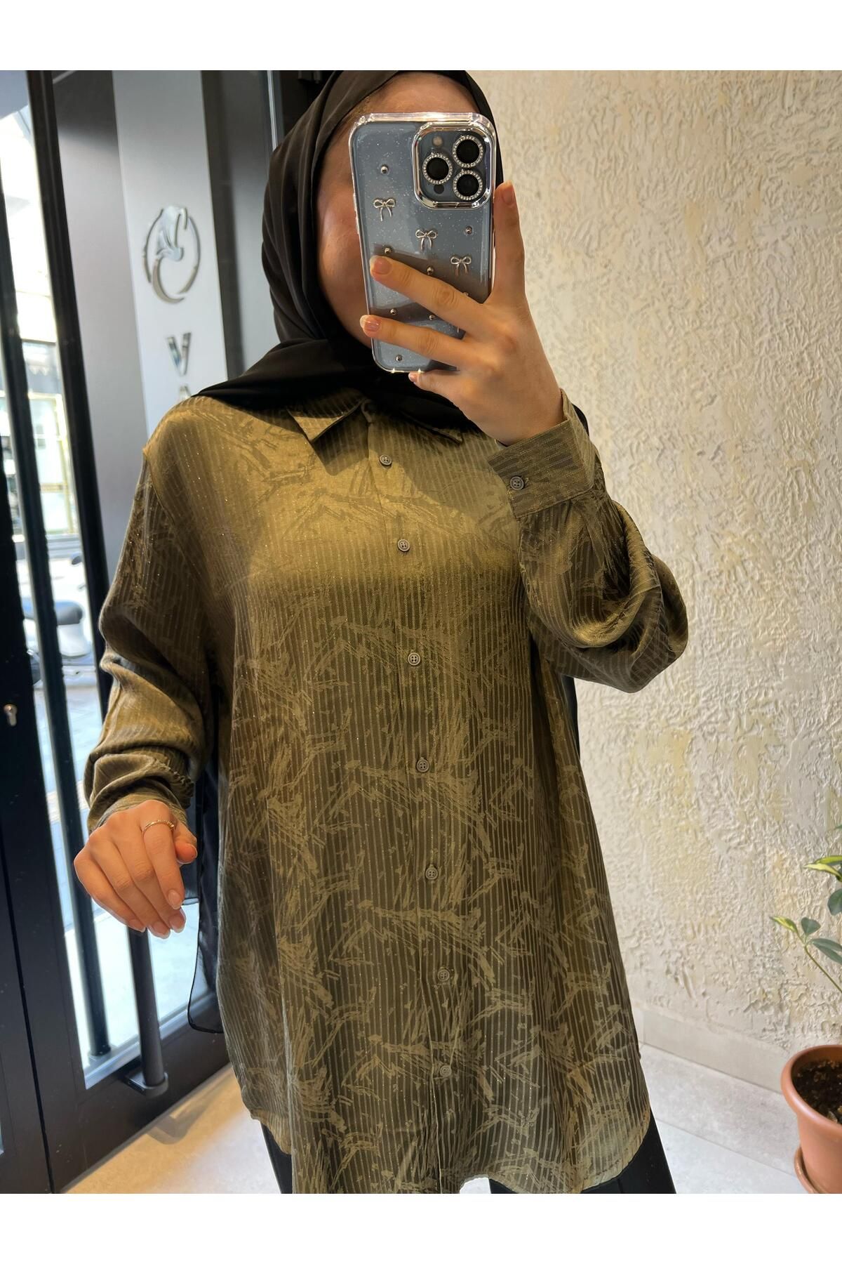 Vaveyla SATEN DESENLİ YEŞİL GÖMLEK