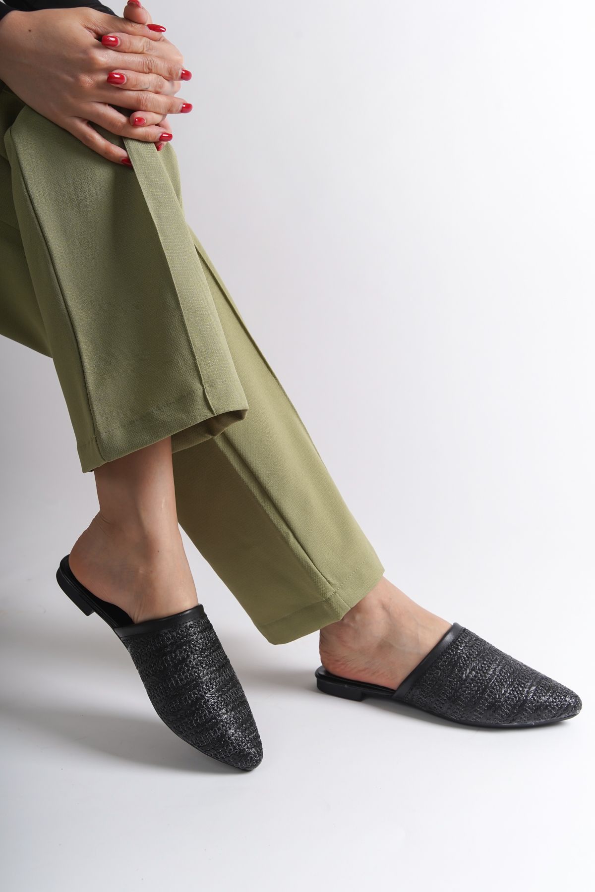 دمپایی مشکی زنانه بینی های عروسی بسته Capone Outfitters
