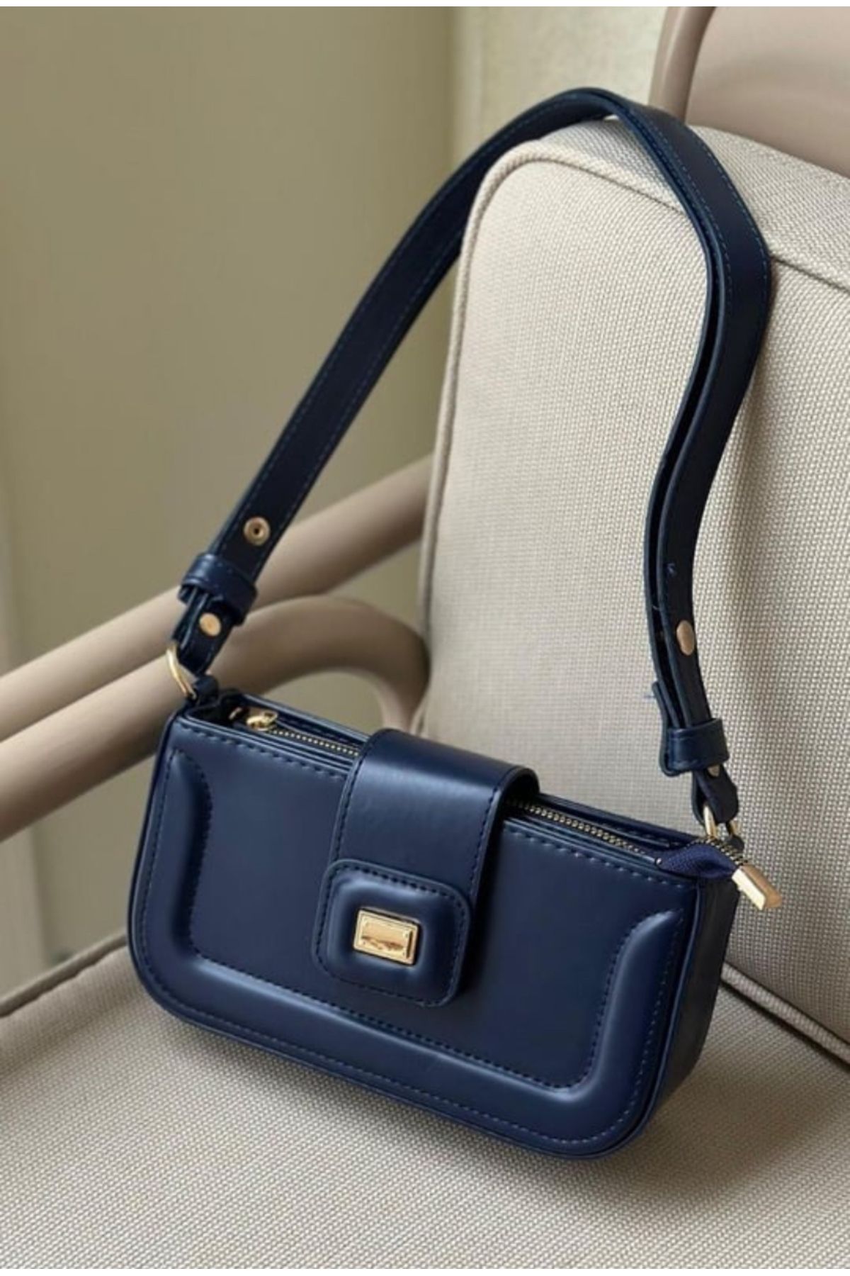 Melos Butik Kadın Lacivert Mıknatıs Kapaklı Mini Boy Baget Deri El Ve Omuz Çantası
