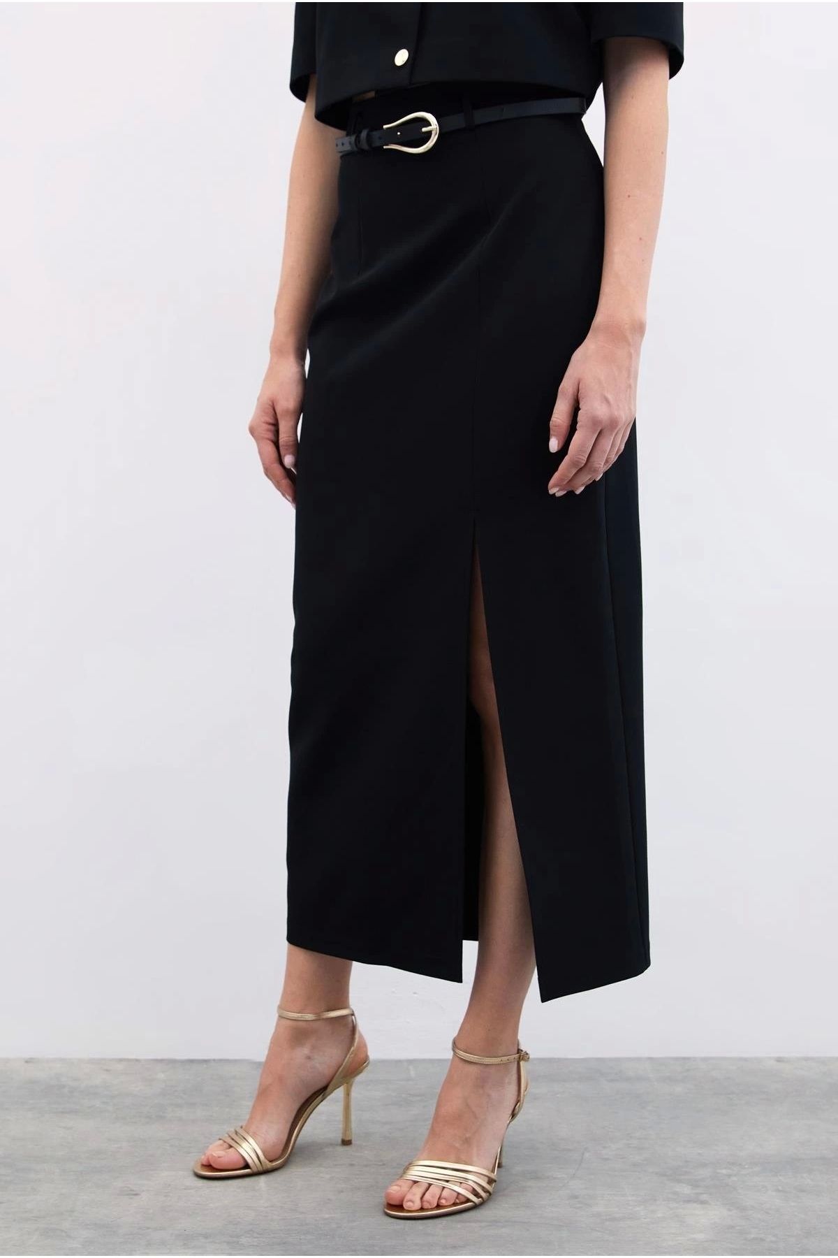 olina boutique Yırtmaçlı Kemerli Uzun Etek Siyah