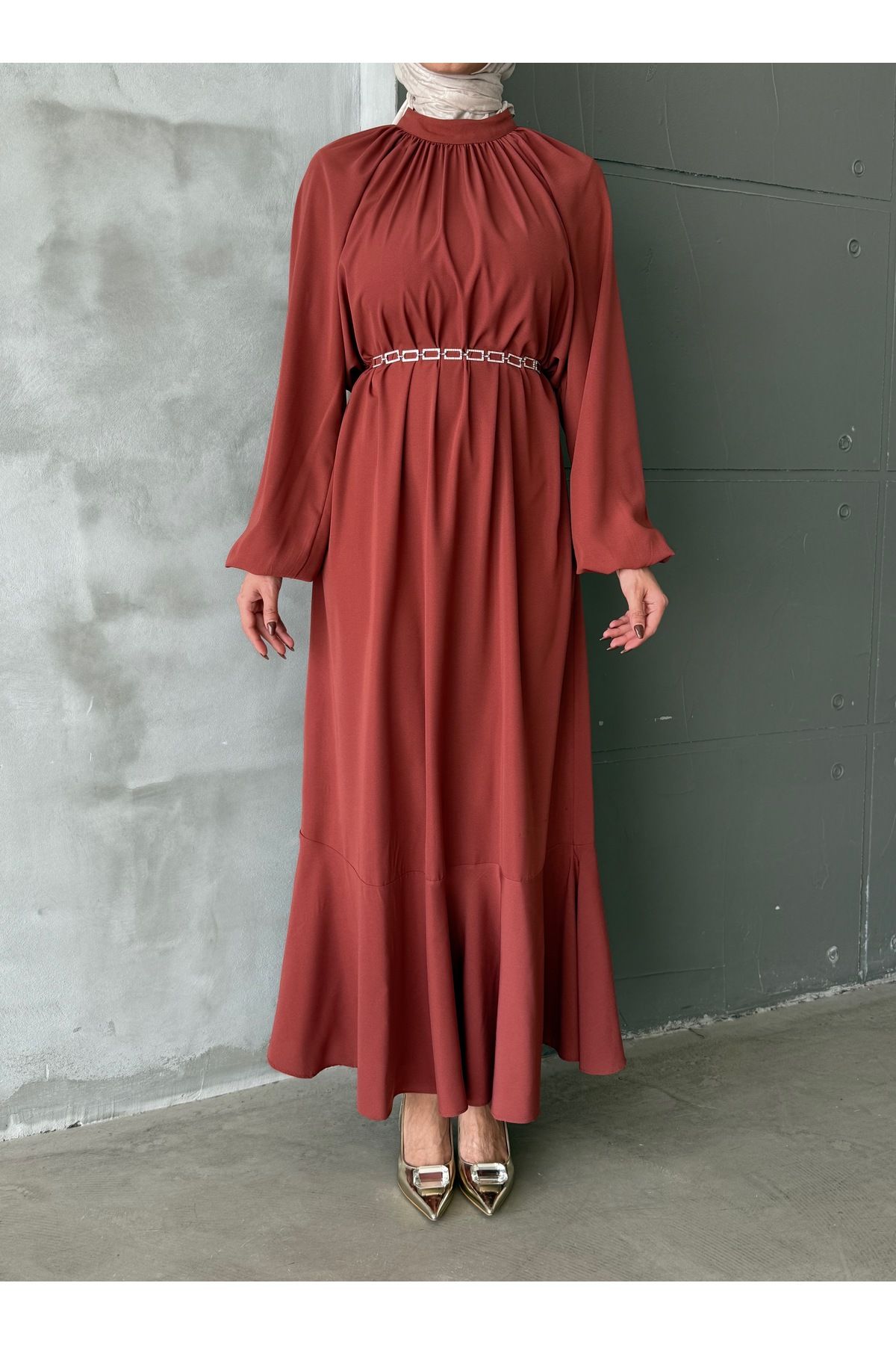 Aranlı tekstil-Medina Silk Flying Tauzet Dress with Chain Belt 3