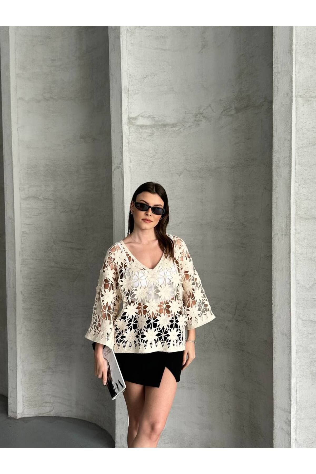 zienna v yaka dantel detaylı transparan bluz