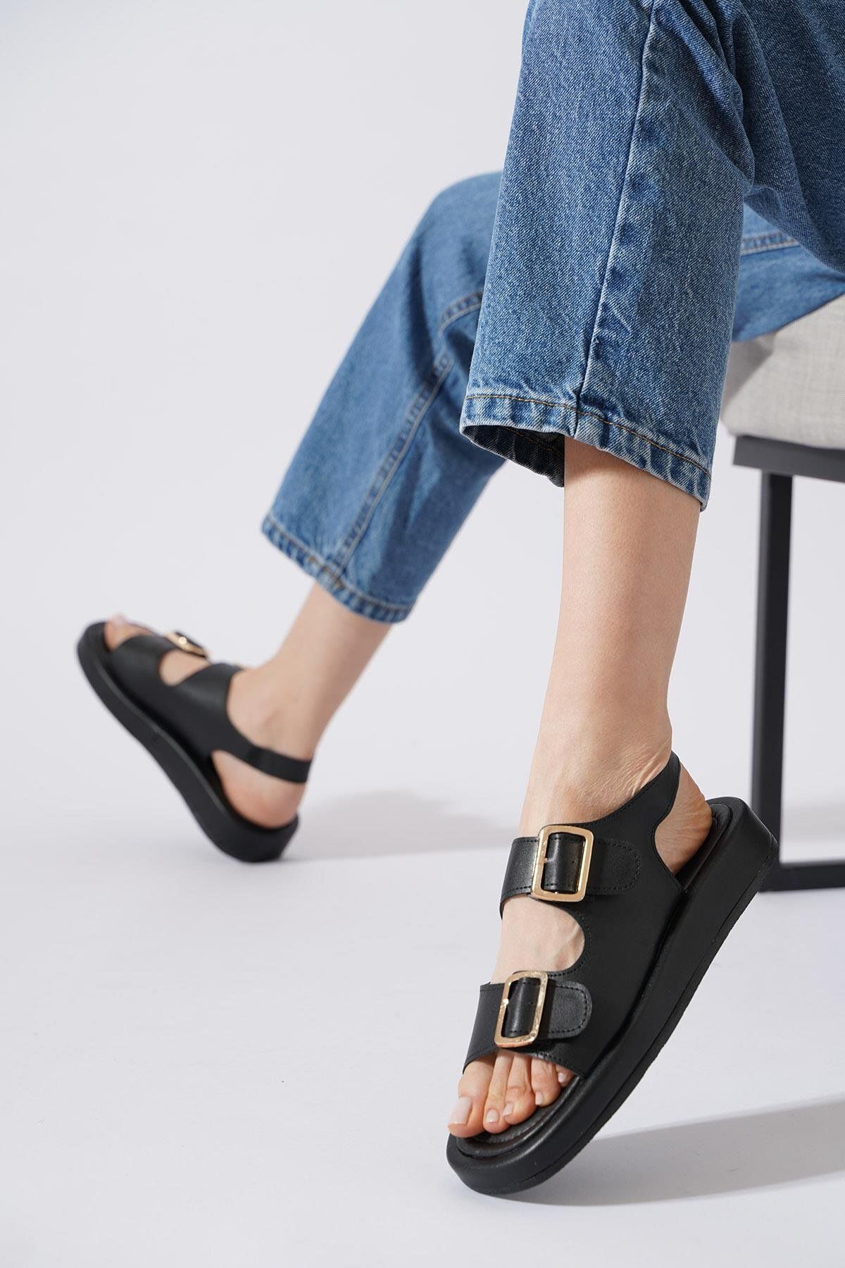 Moda Pie Staler Arka Lastikli Çift Toka Kadın Sandalet Siyah Cilt