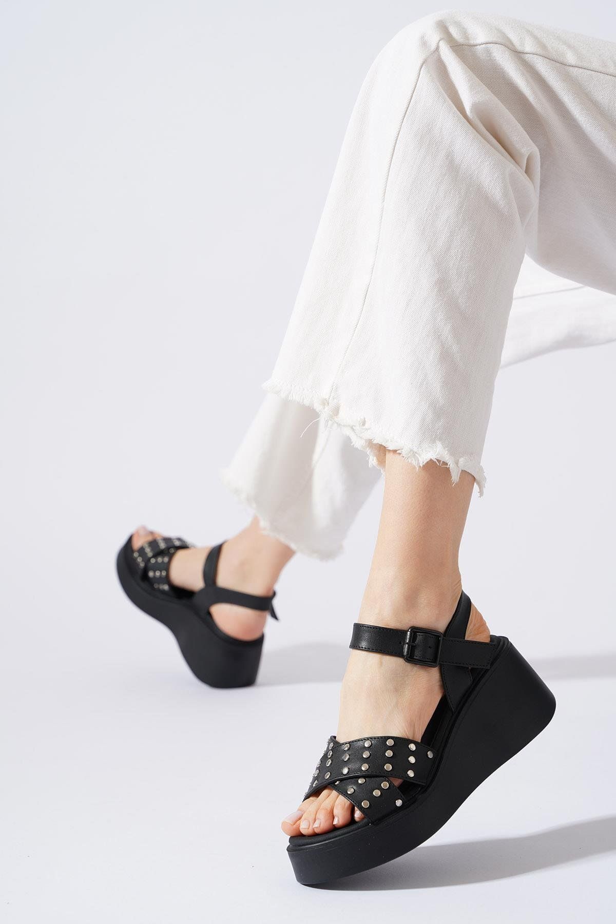 Moda Pie Penas Troklu Çapraz Dolgu Topuklu Kadın Sandalet Siyah Cilt