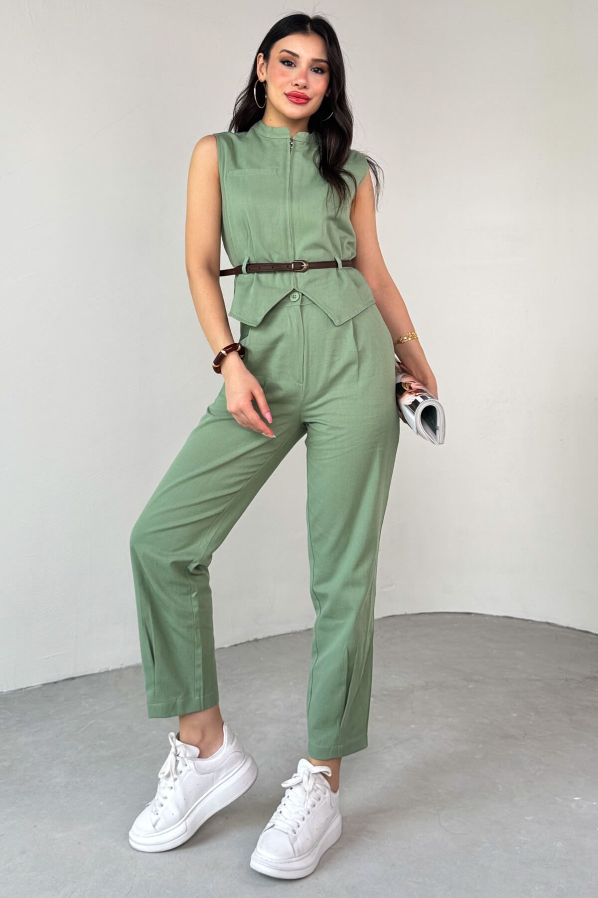 Cappmoda TKM-13282 Mint Yeşili Fermuarlı Kemerli Yelek Pensli Pantolon İkili Takım