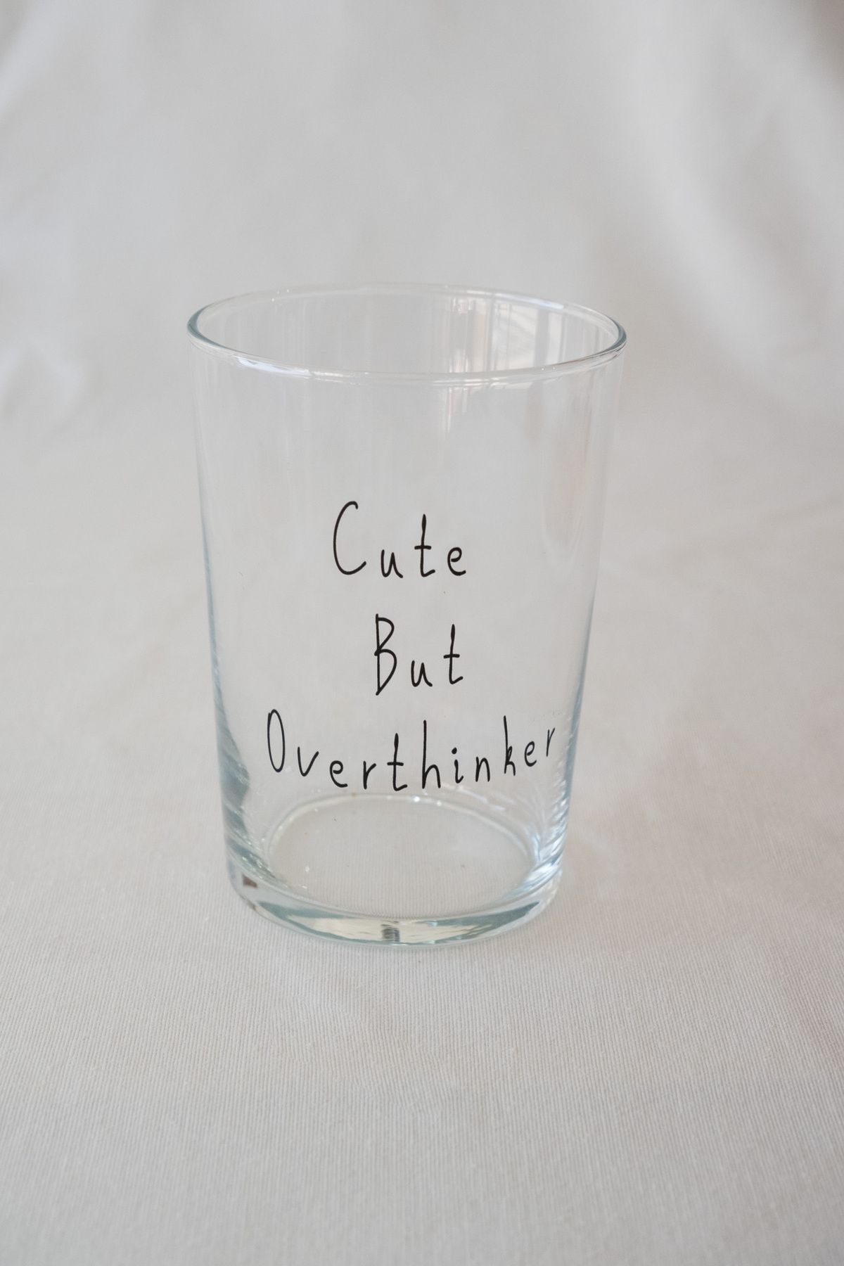 Beige & Stone "Cute But Overthinker" Cam Meşrubat & Su Bardağı - 510 mL